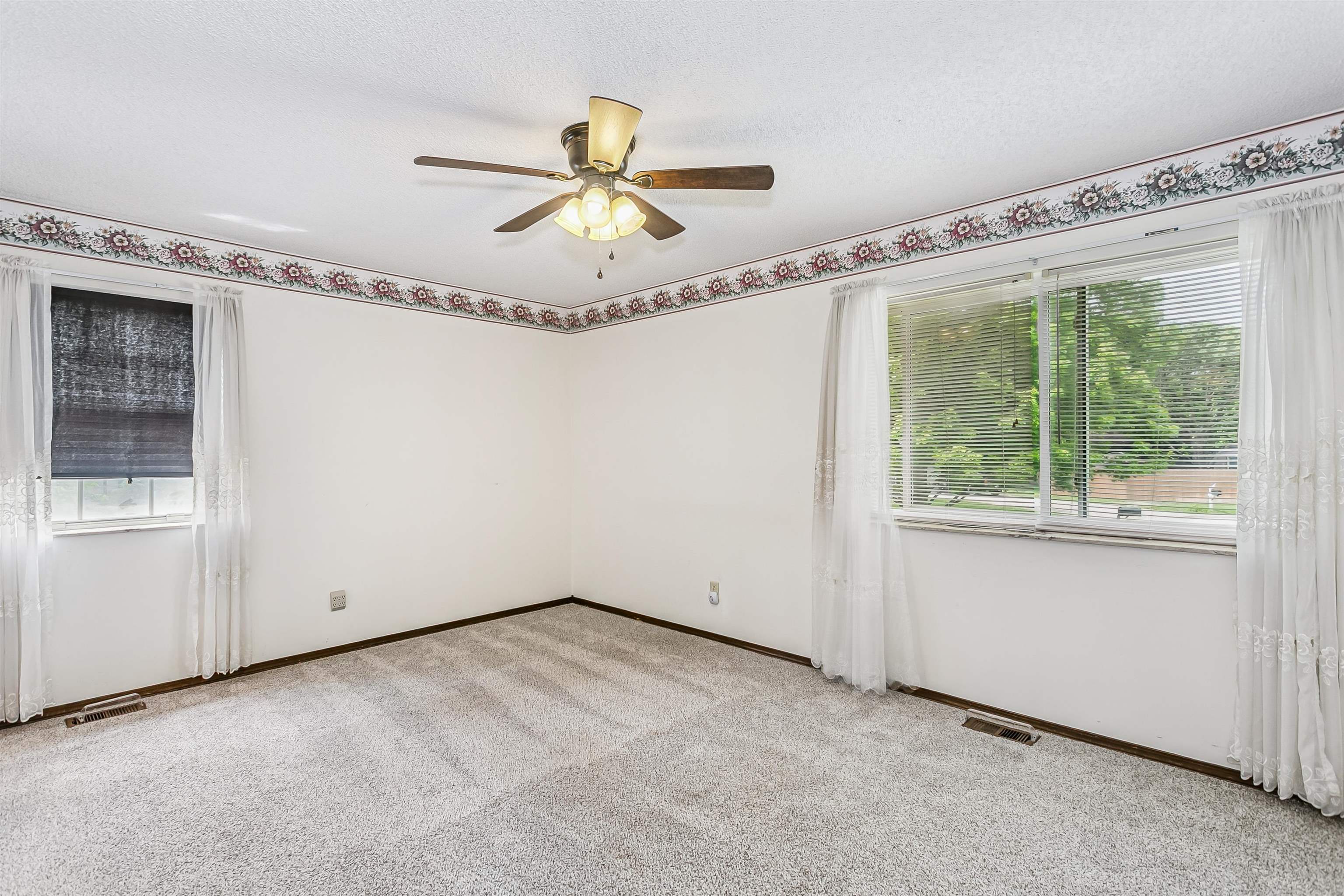 3304 Colonial Court Augusta KS 67010