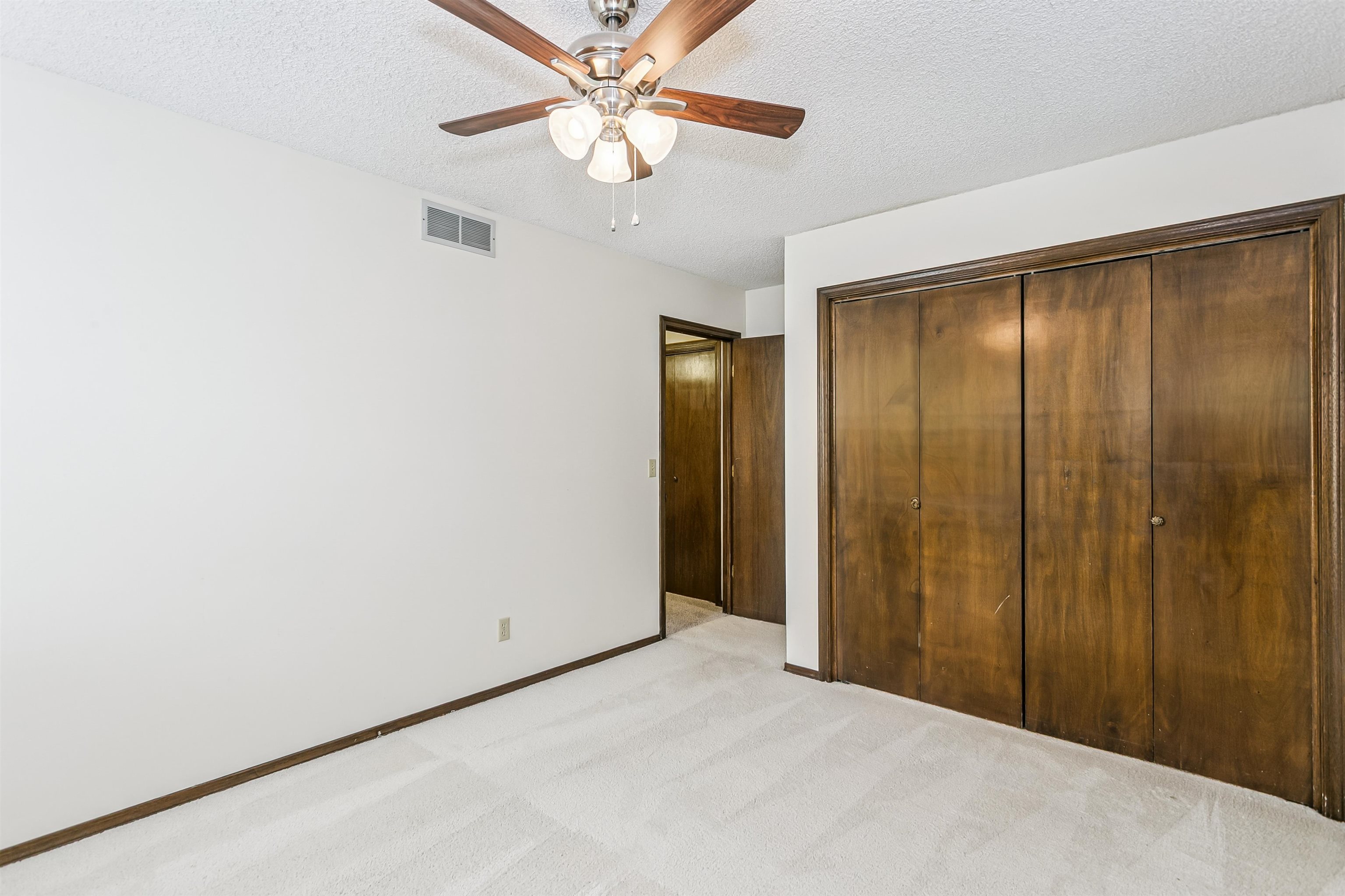 3304 Colonial Court Augusta KS 67010