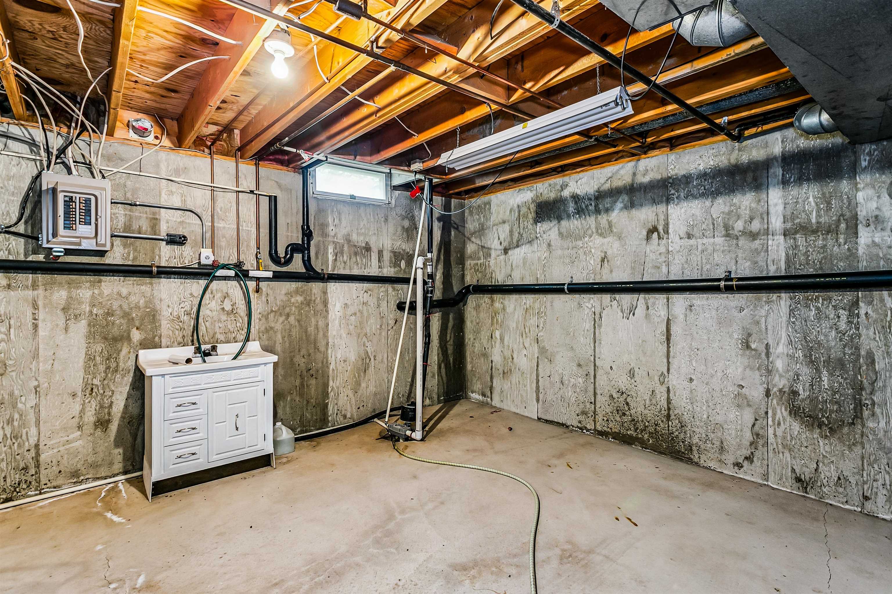 3304 Colonial Court Augusta KS 67010