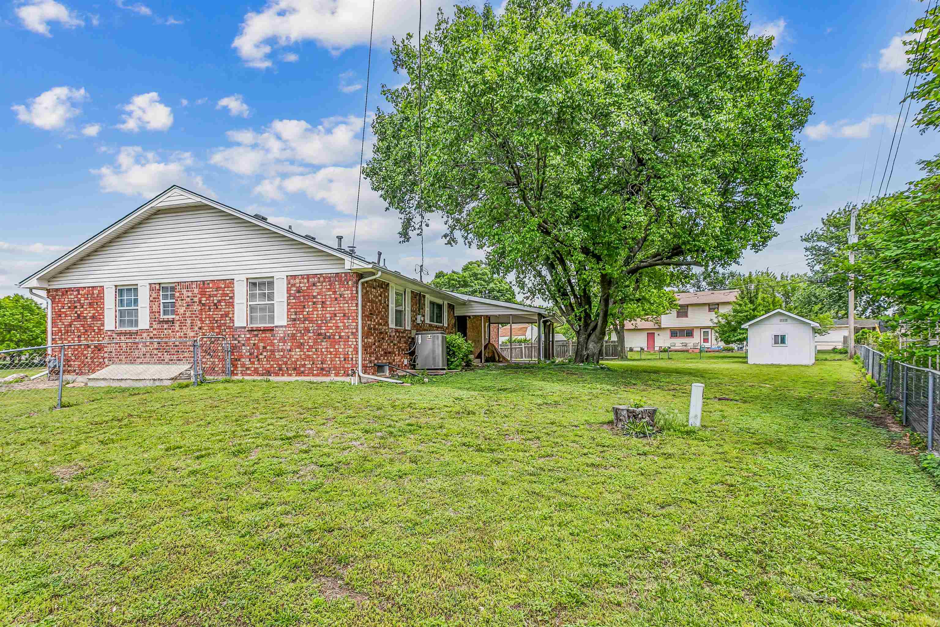 3304 Colonial Court Augusta KS 67010