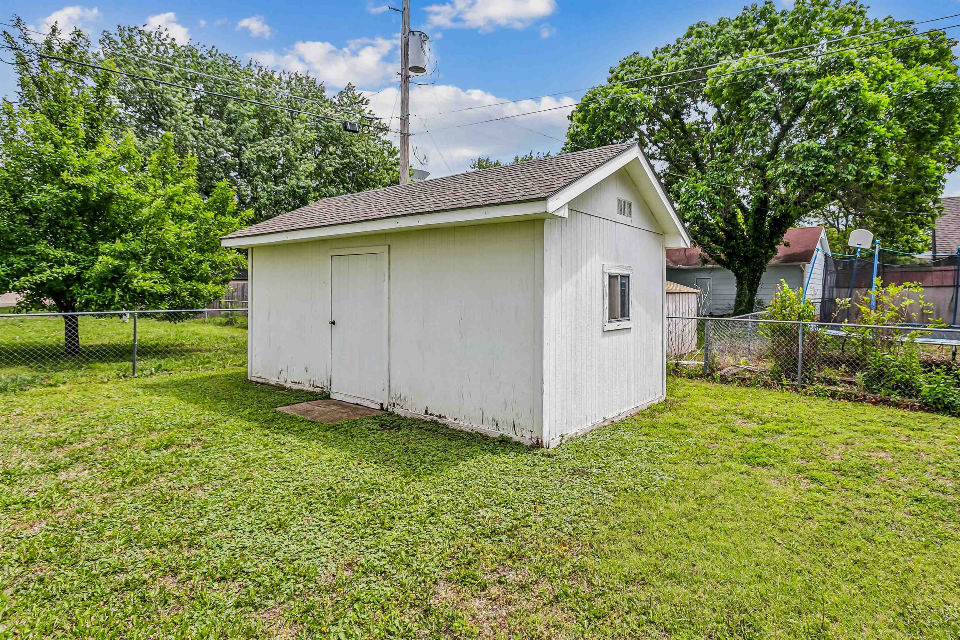 3304 Colonial Court Augusta KS 67010