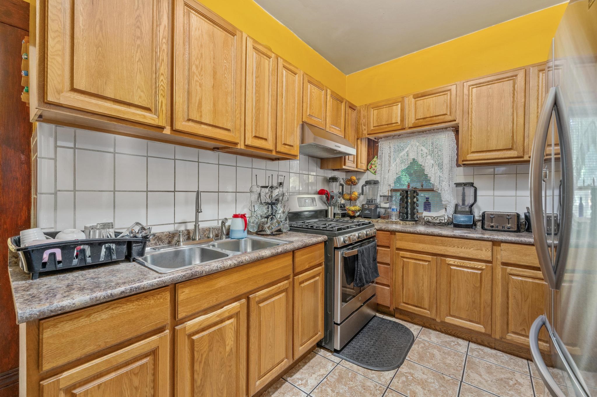 1856 N Park Place Wichita KS 67203