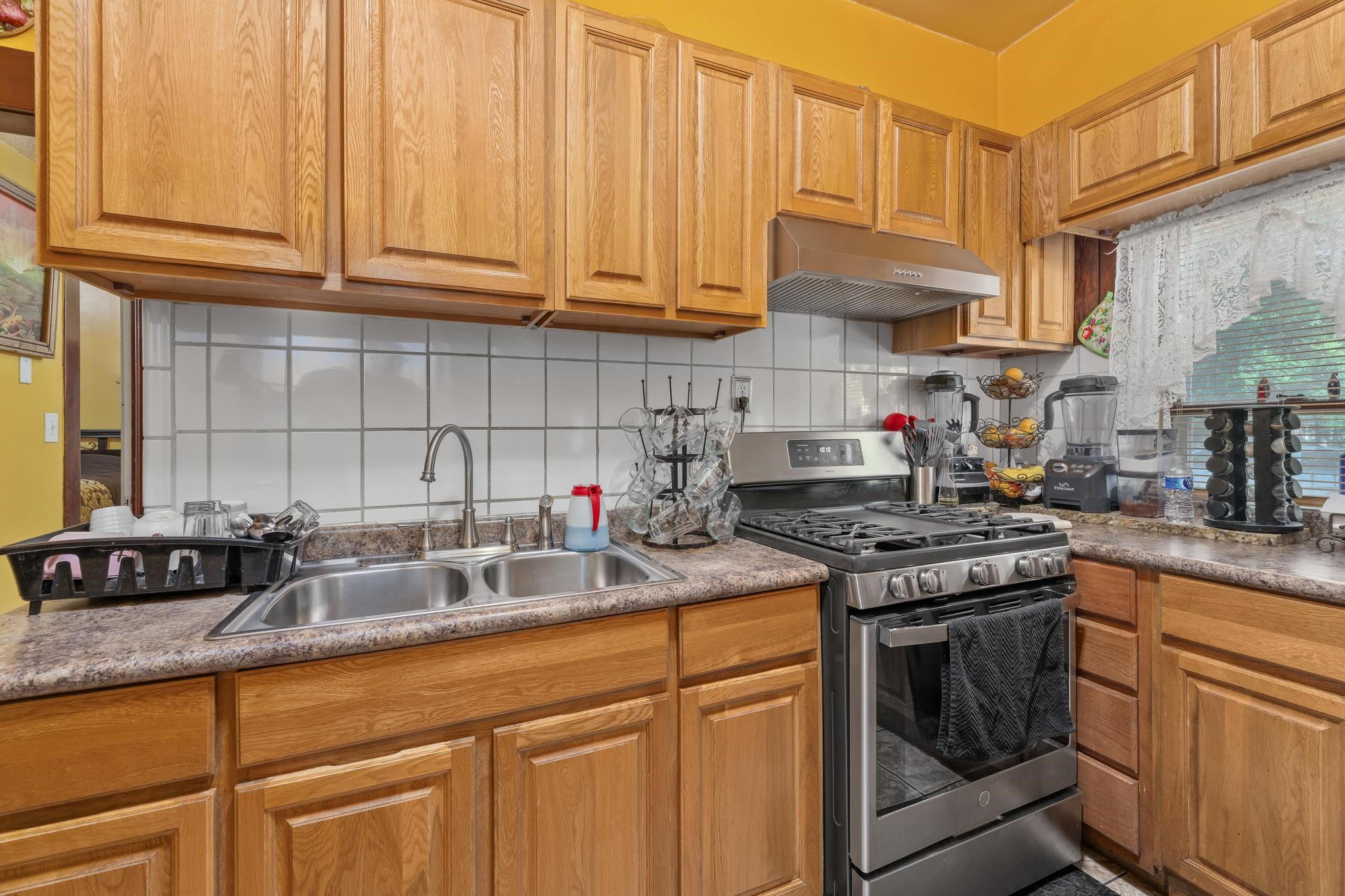 1856 N Park Place Wichita KS 67203