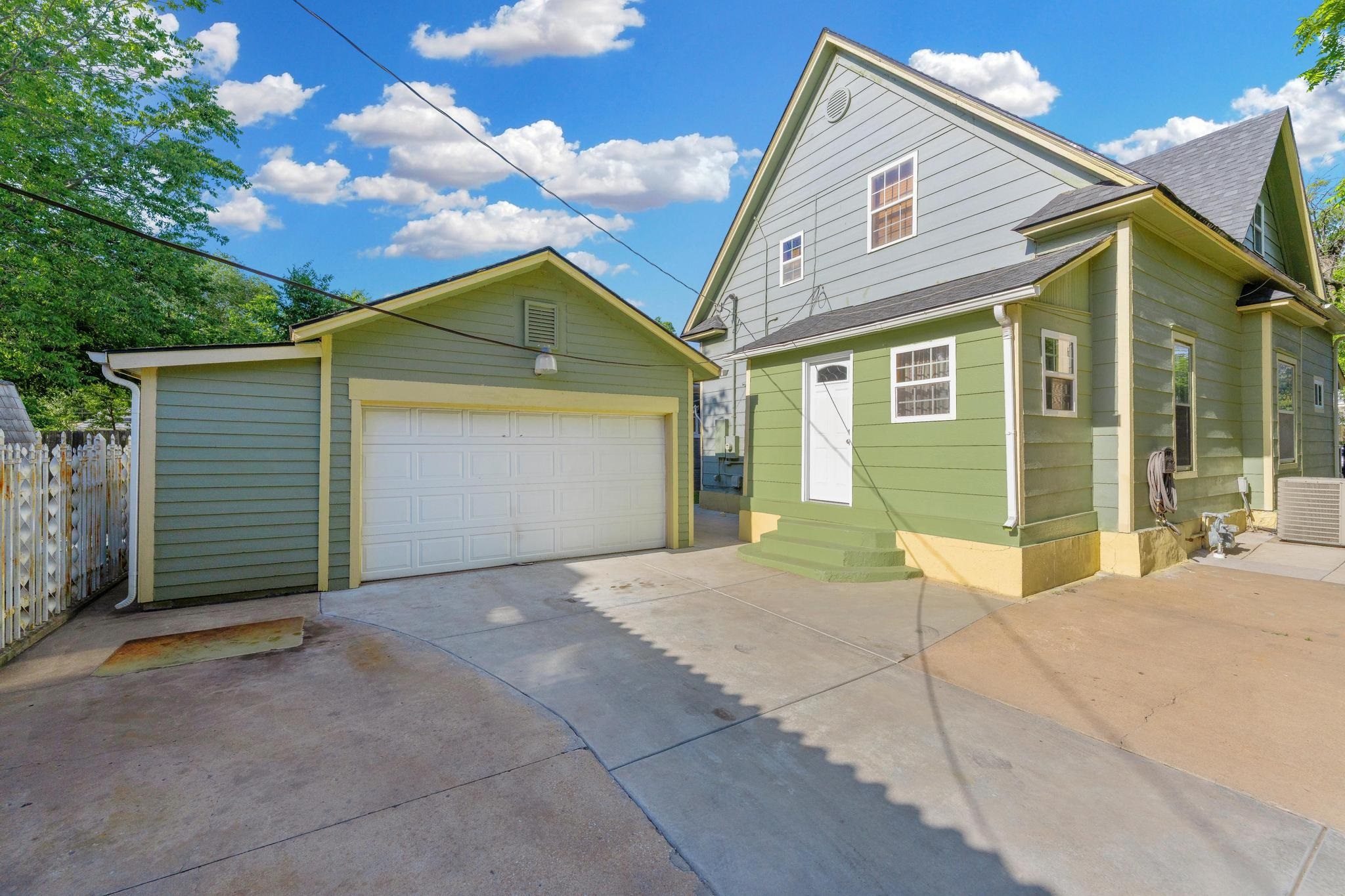 1856 N Park Place Wichita KS 67203