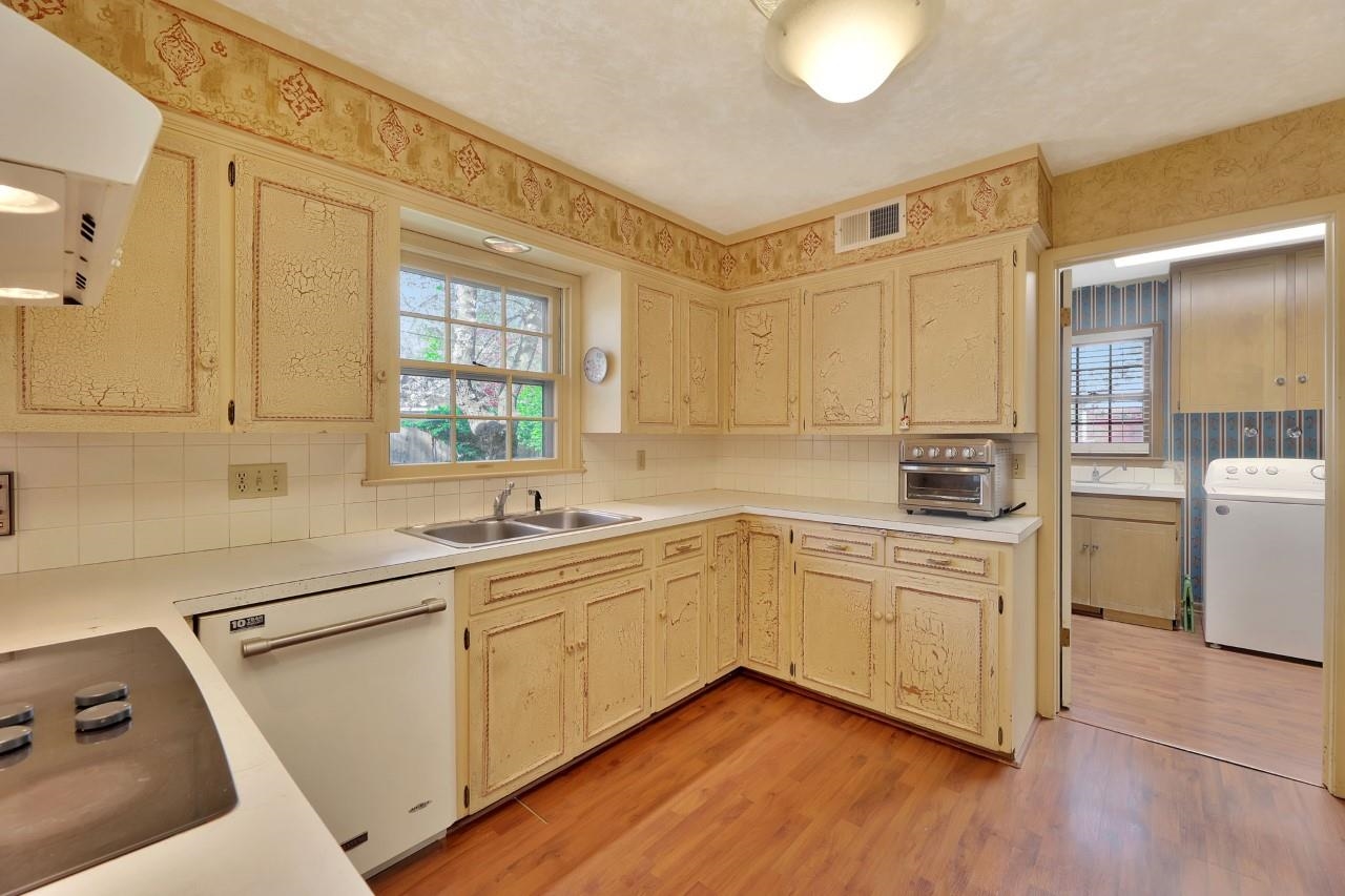 673 N Broadmoor Avenue Wichita KS 67206