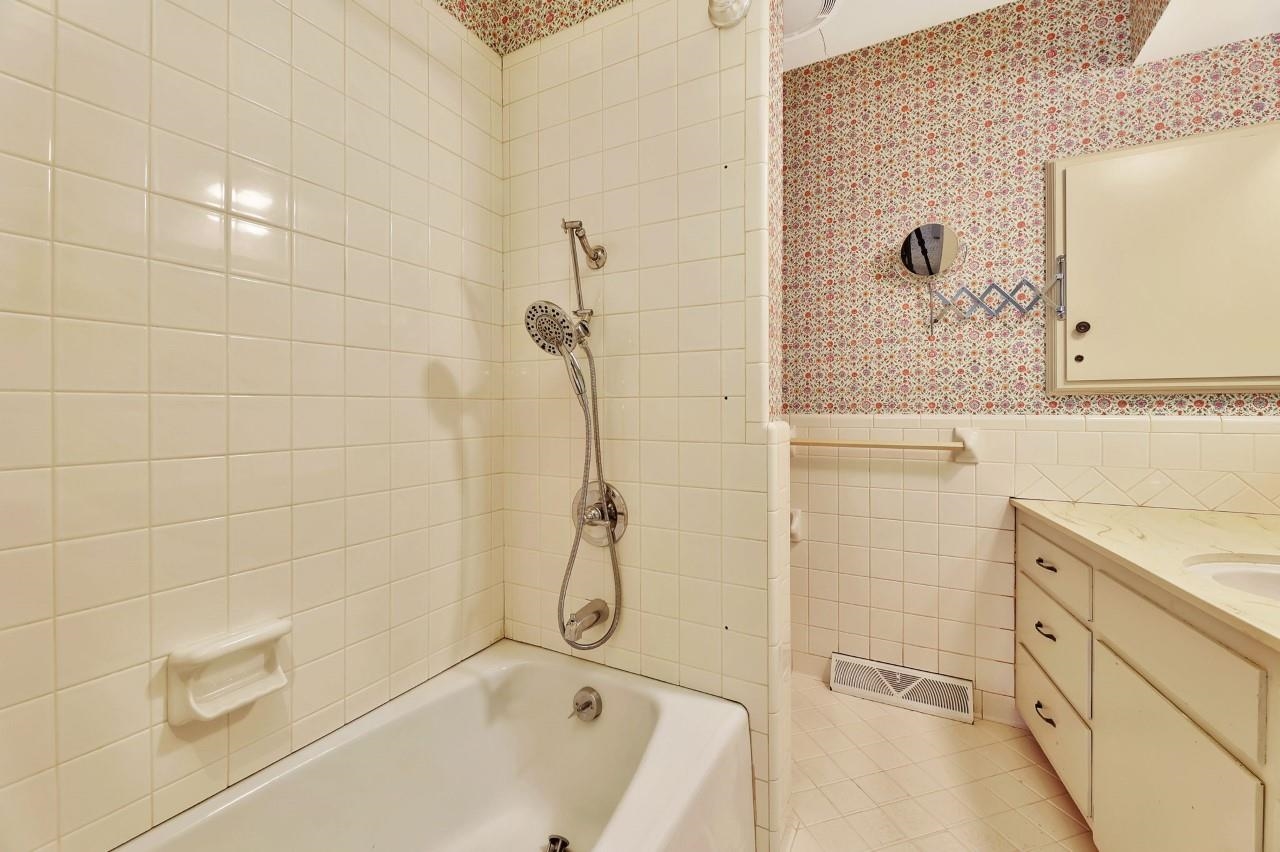 673 N Broadmoor Avenue Wichita KS 67206