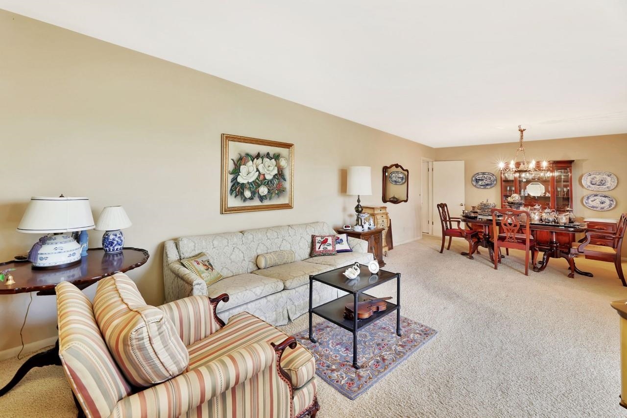 673 N Broadmoor Avenue Wichita KS 67206