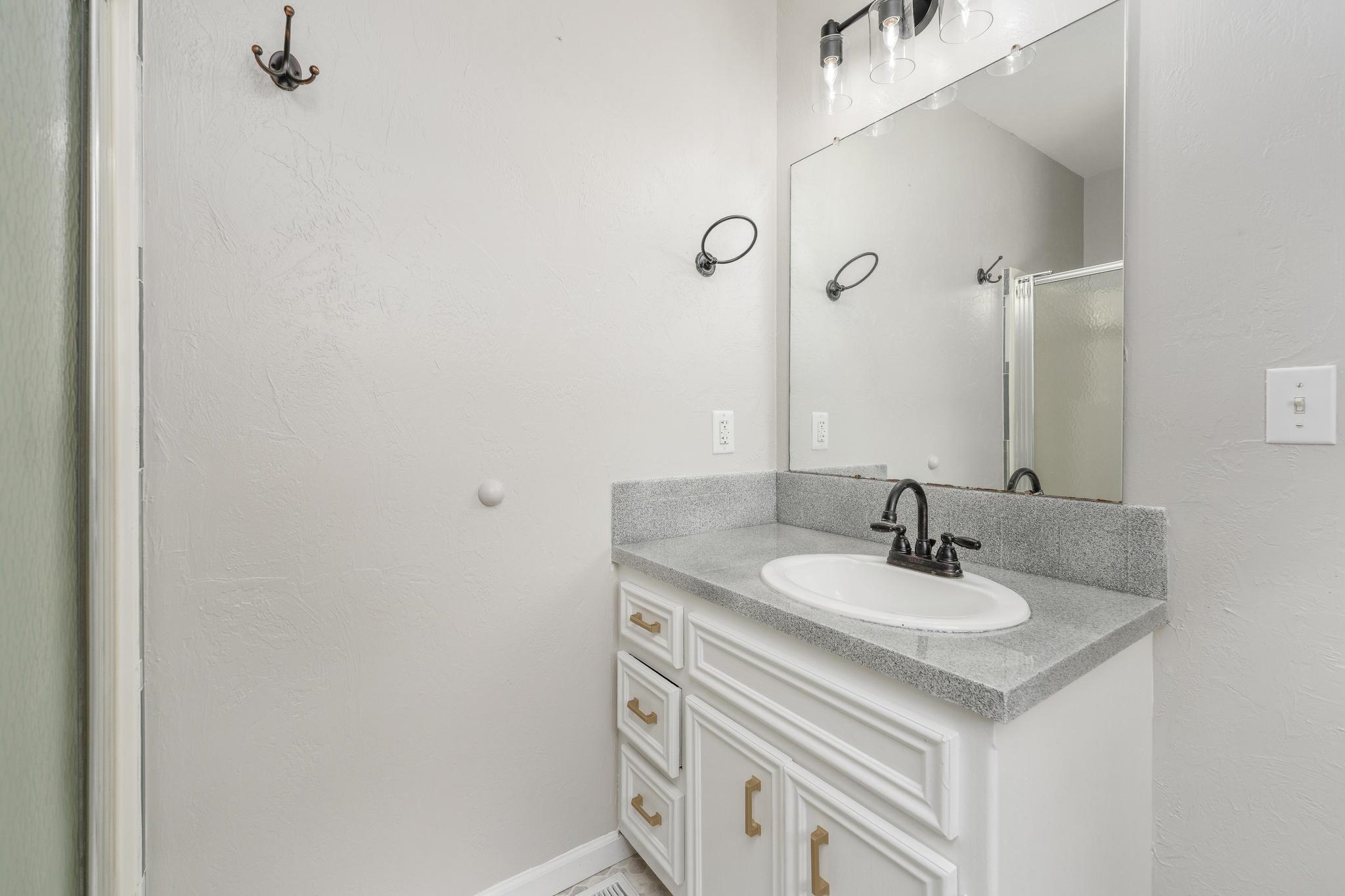 1809 N Topaz Wichita KS 67212