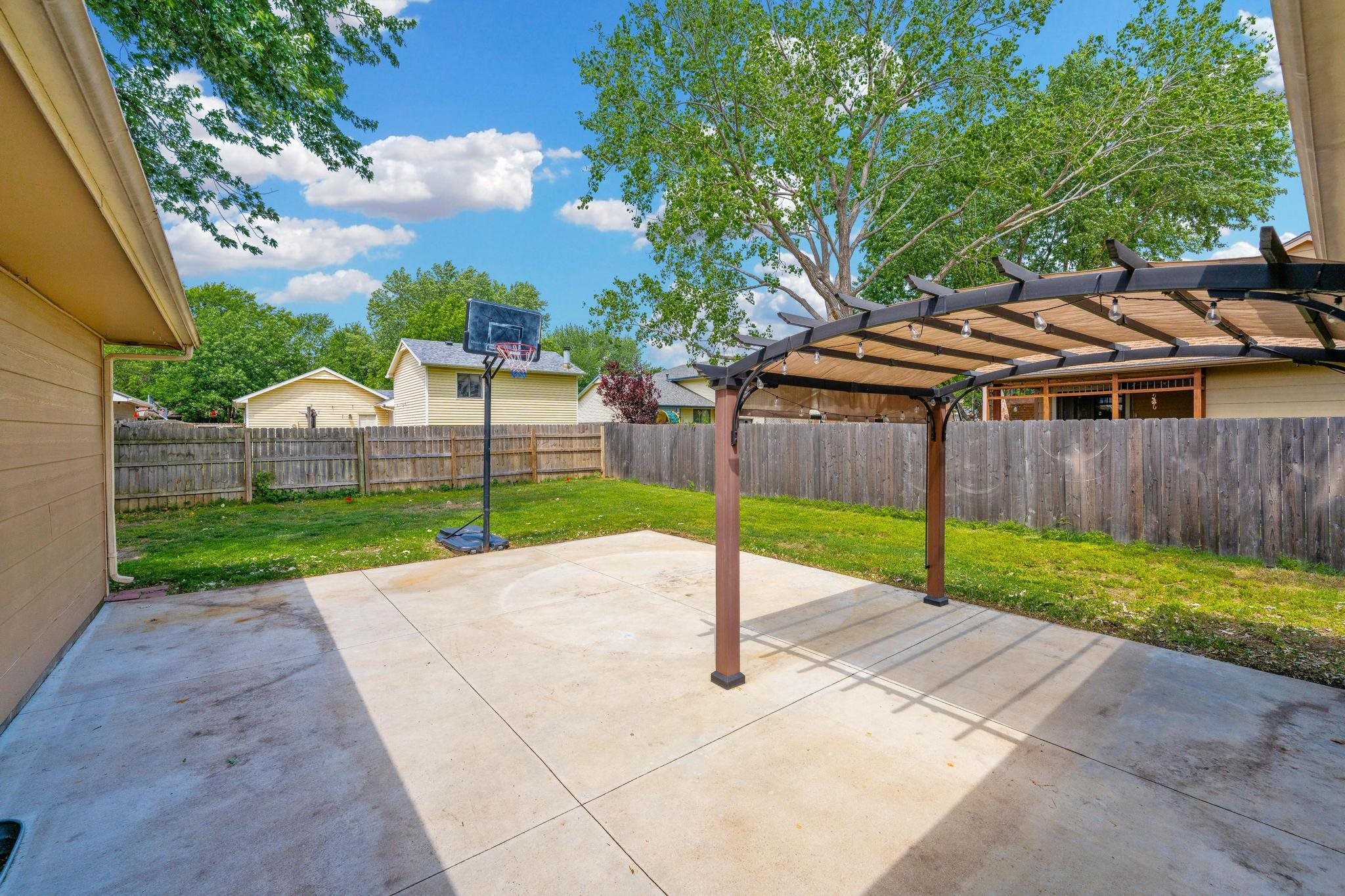 1809 N Topaz Wichita KS 67212