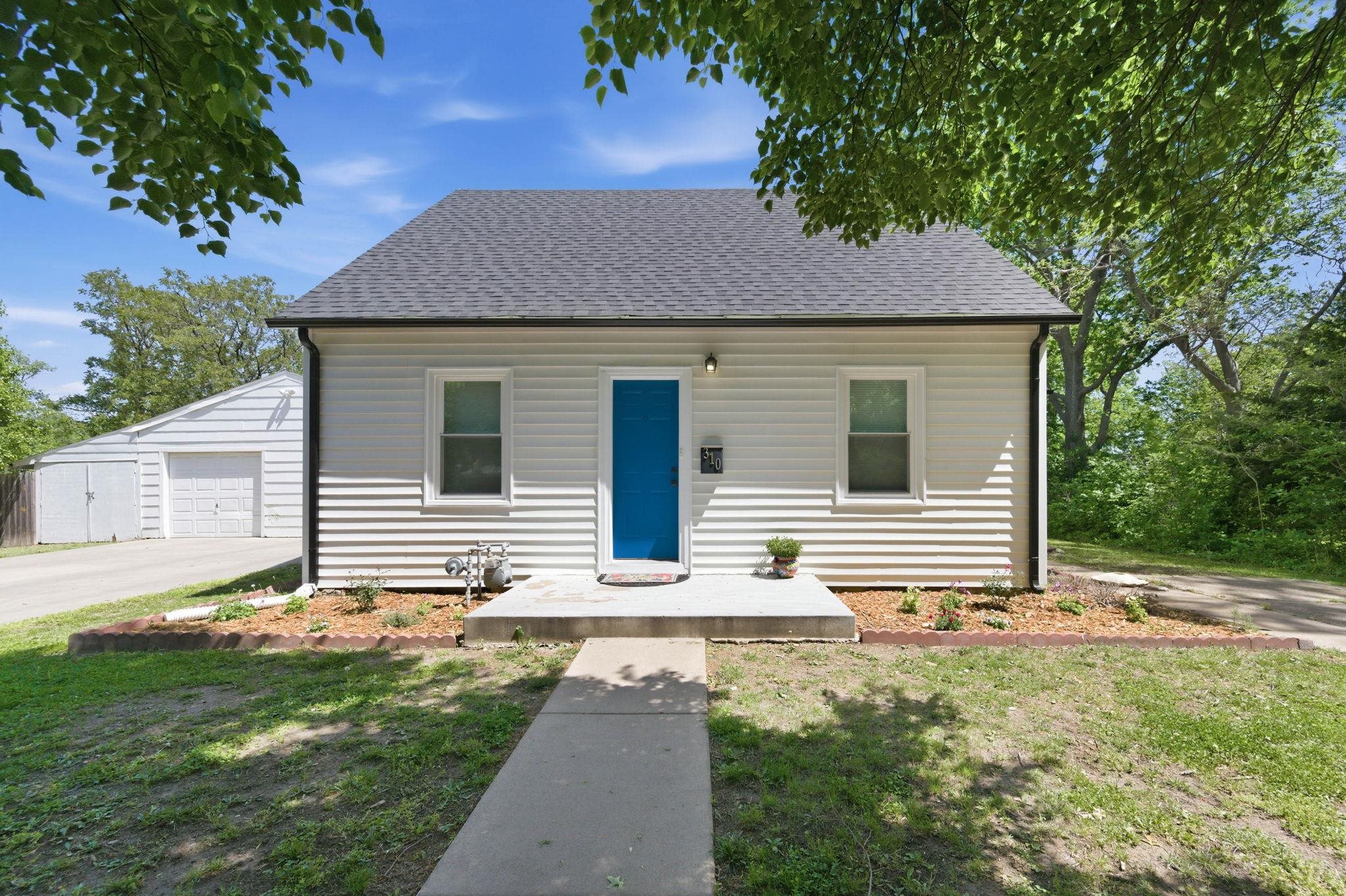 310 N Park Avenue Valley Center KS 67147