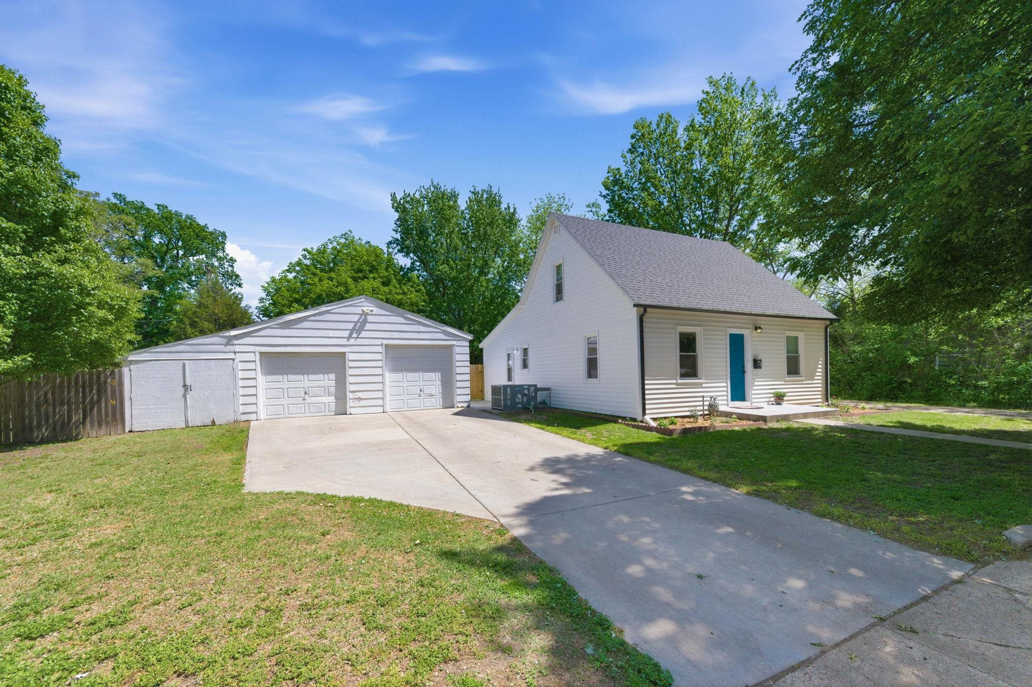 310 N Park Avenue Valley Center KS 67147