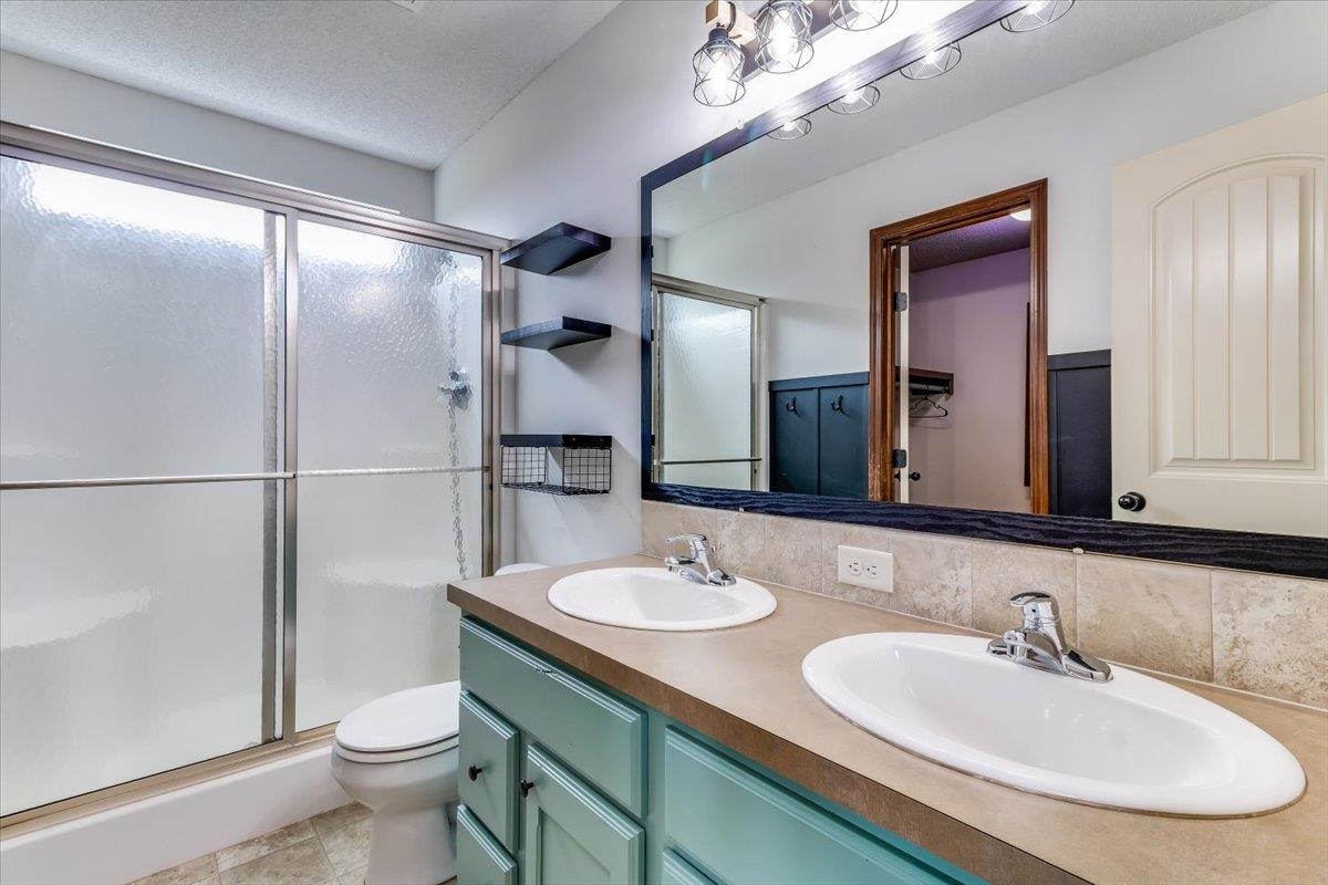 2314 S Limuel Circle Wichita KS 67235