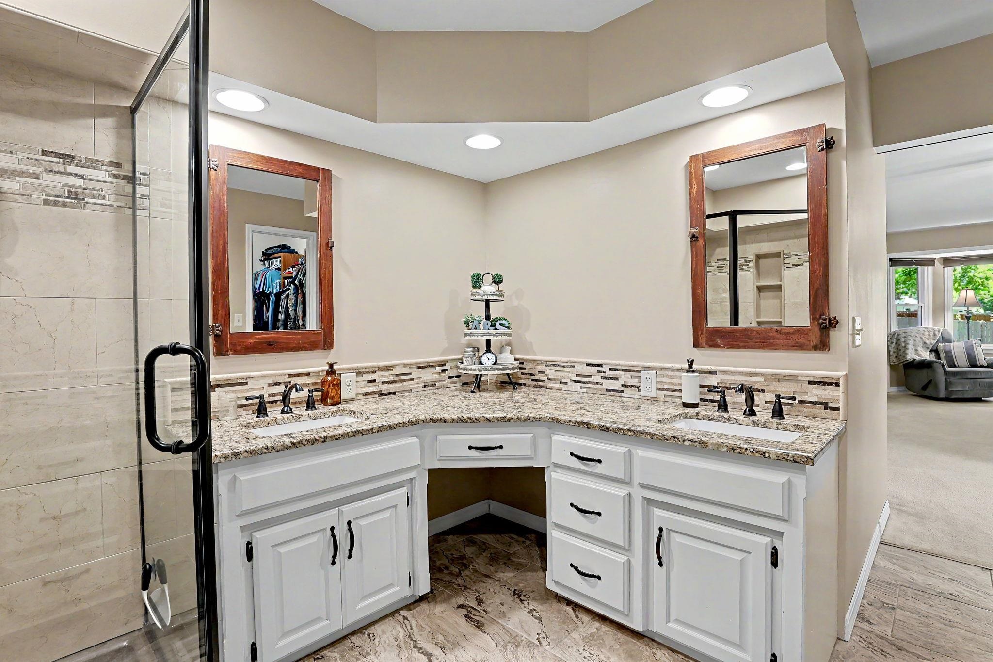 7320 E Oxford Wichita KS 67226