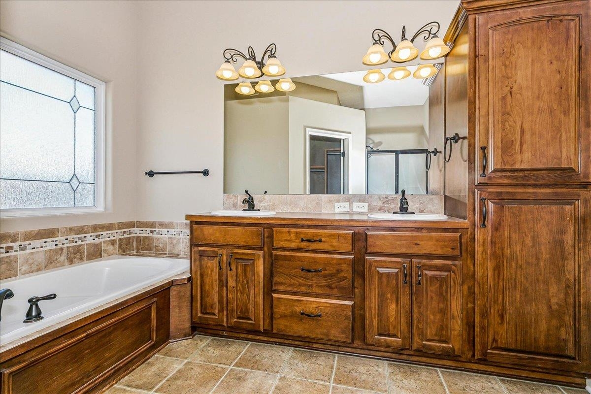 2407 N Flutter Lane Wichita KS 67228