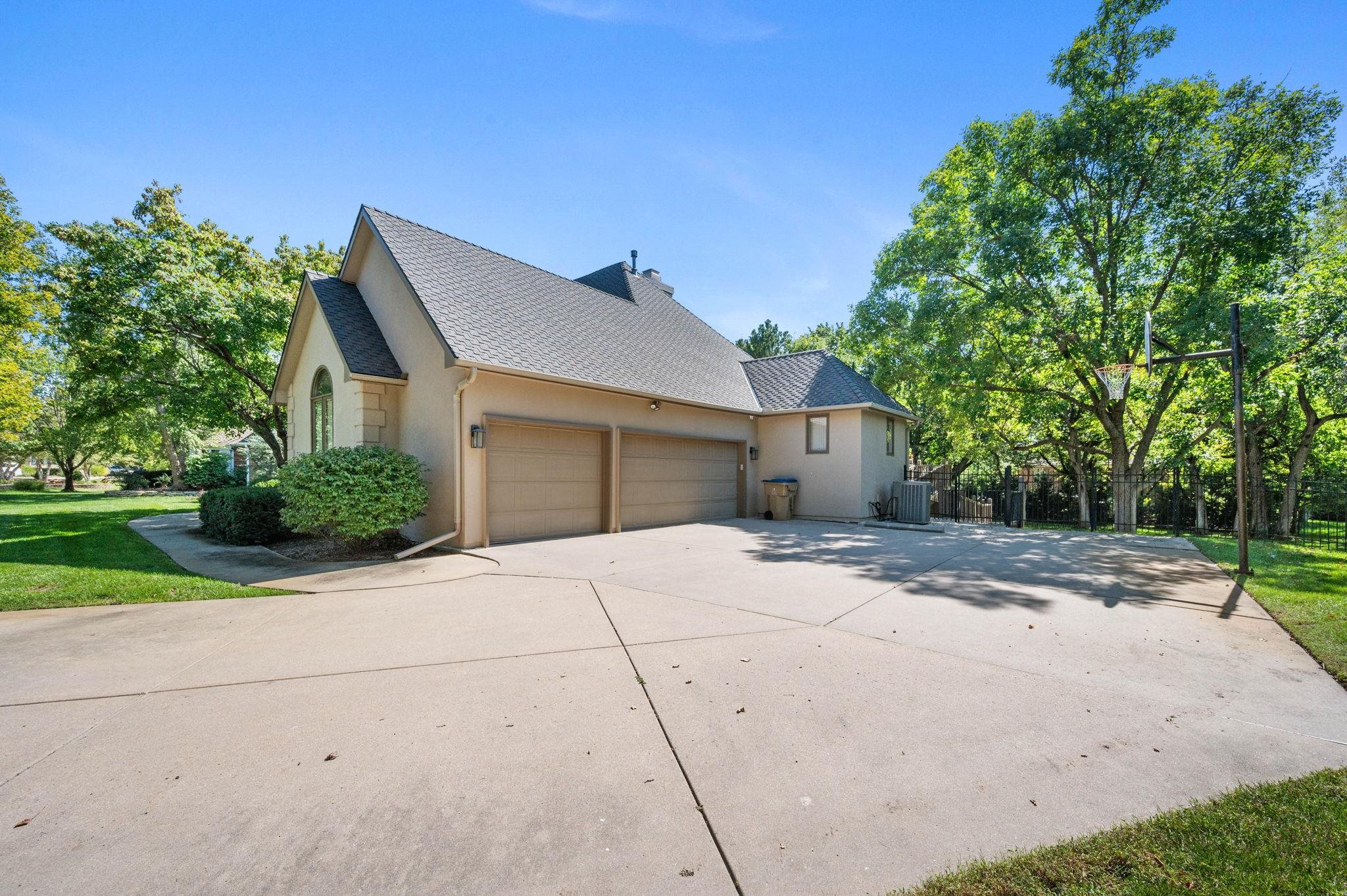 21 N Scottsdale Wichita KS 67230