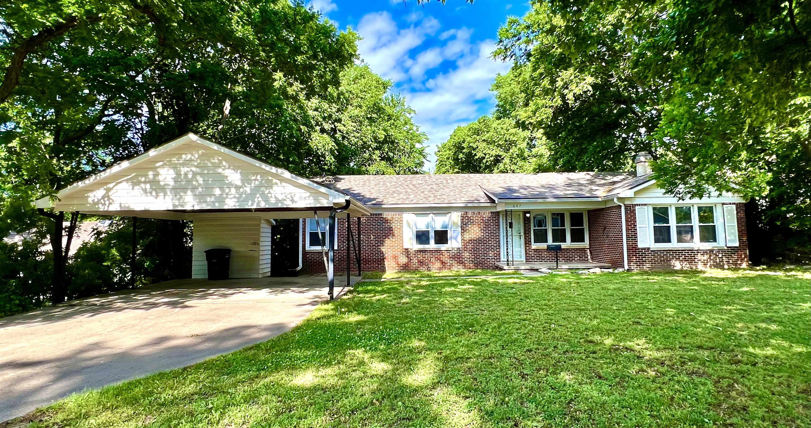 607 N 9th Arkansas City KS 67005