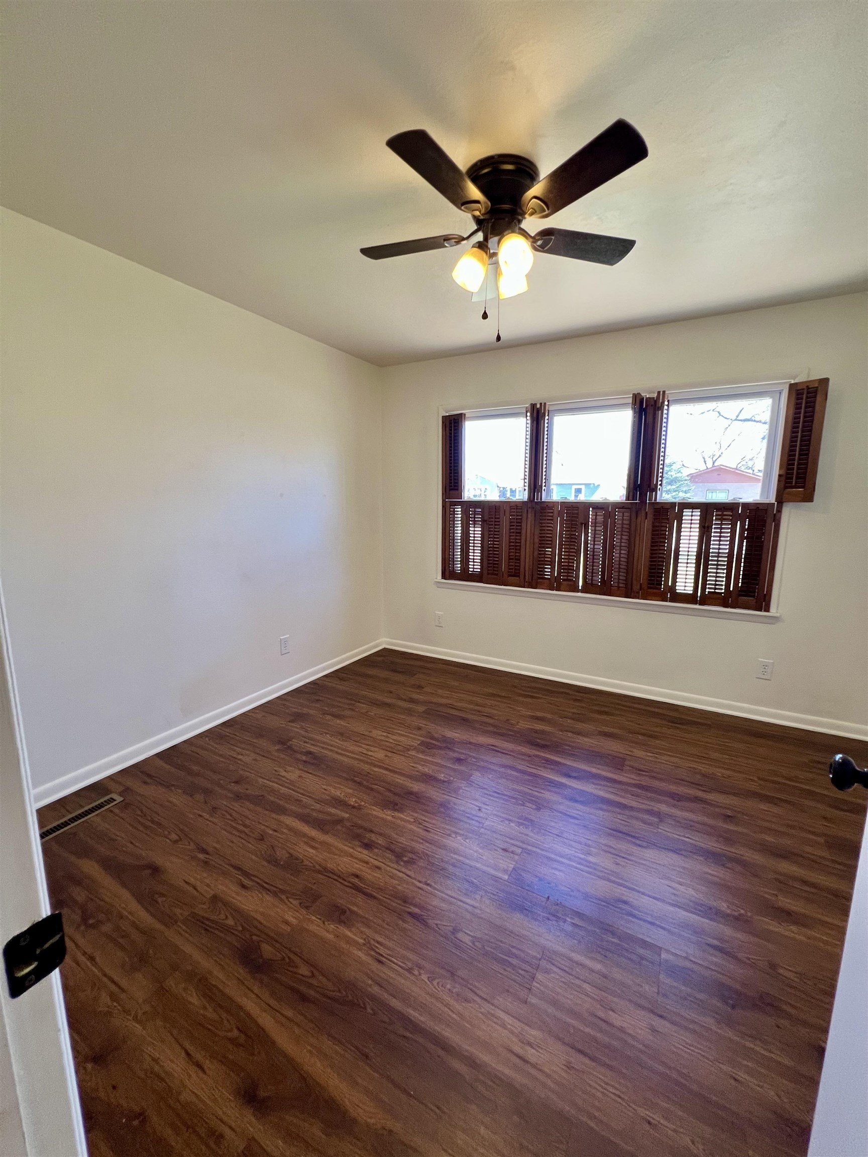 607 N 9th Arkansas City KS 67005