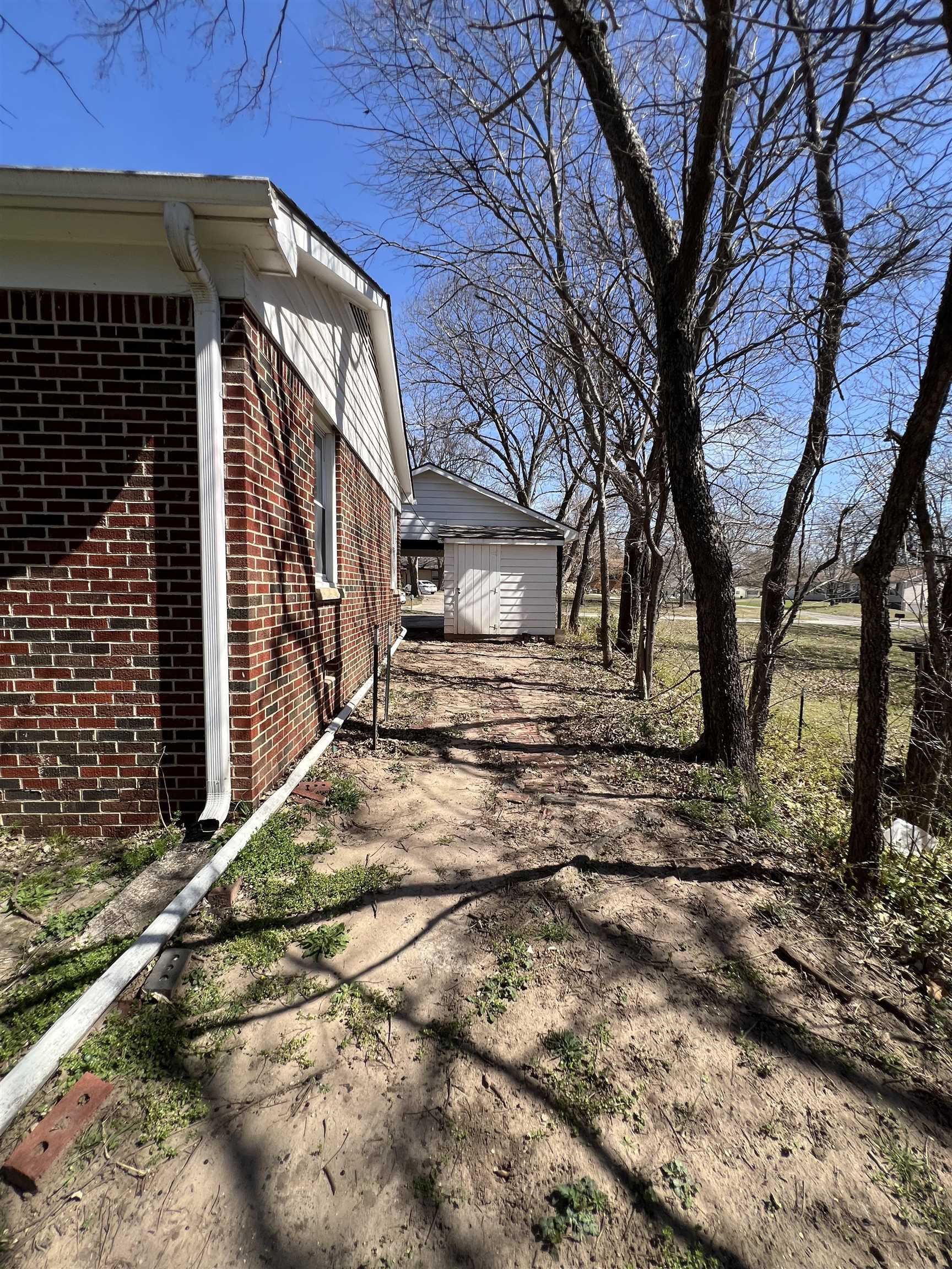 607 N 9th Arkansas City KS 67005