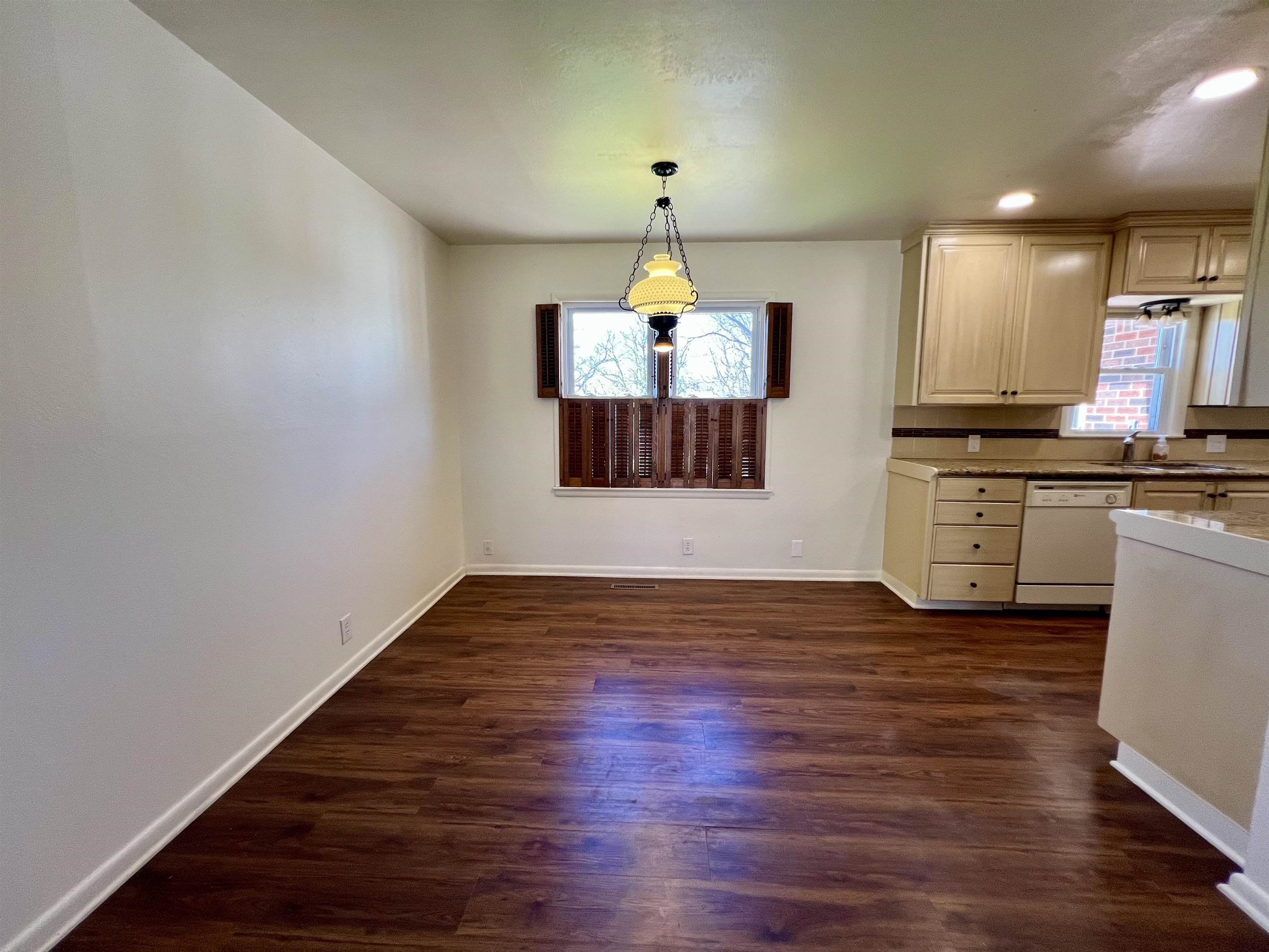 607 N 9th Arkansas City KS 67005