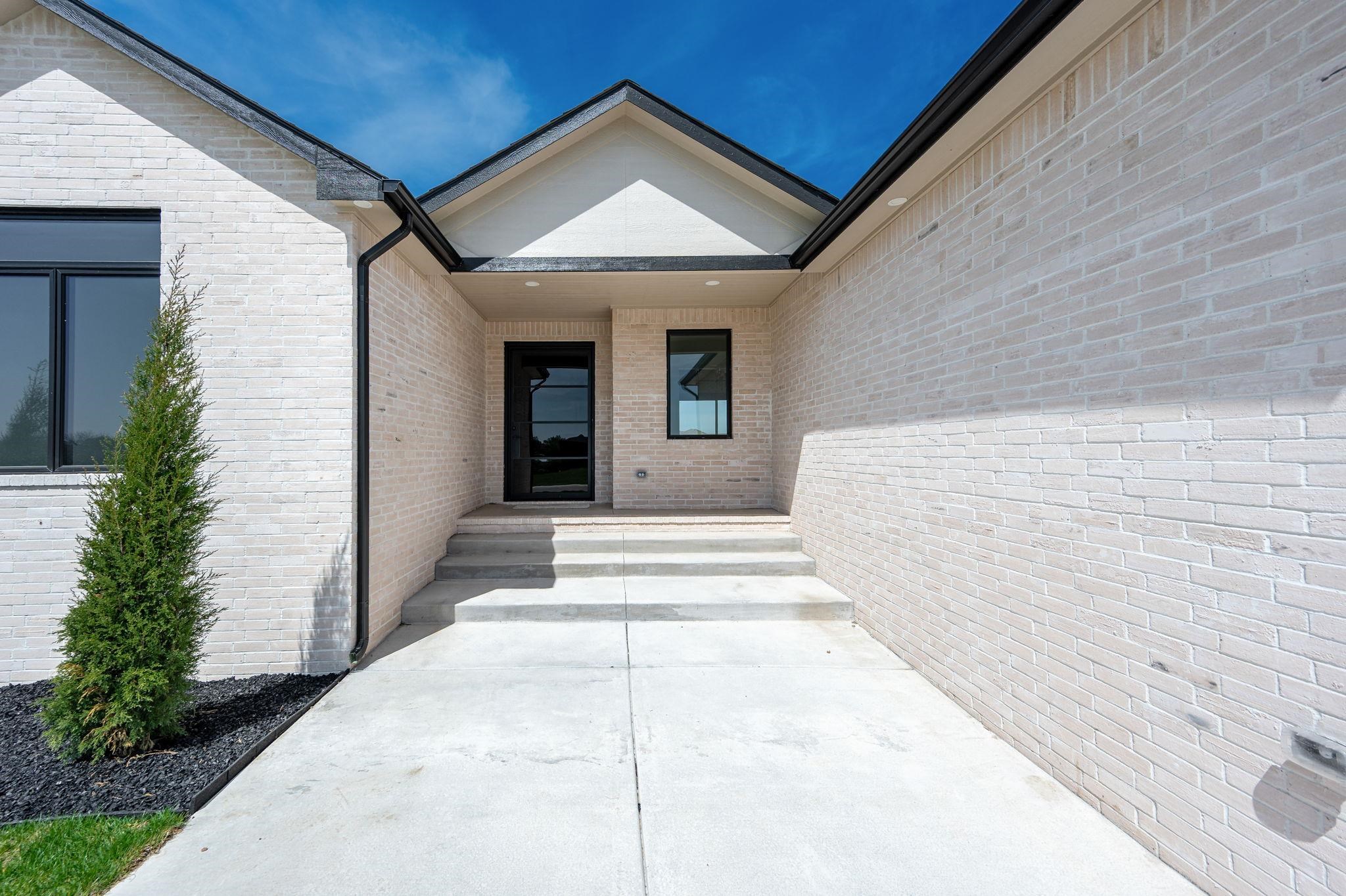 4817 N Bridgewood Court Wichita KS 67226