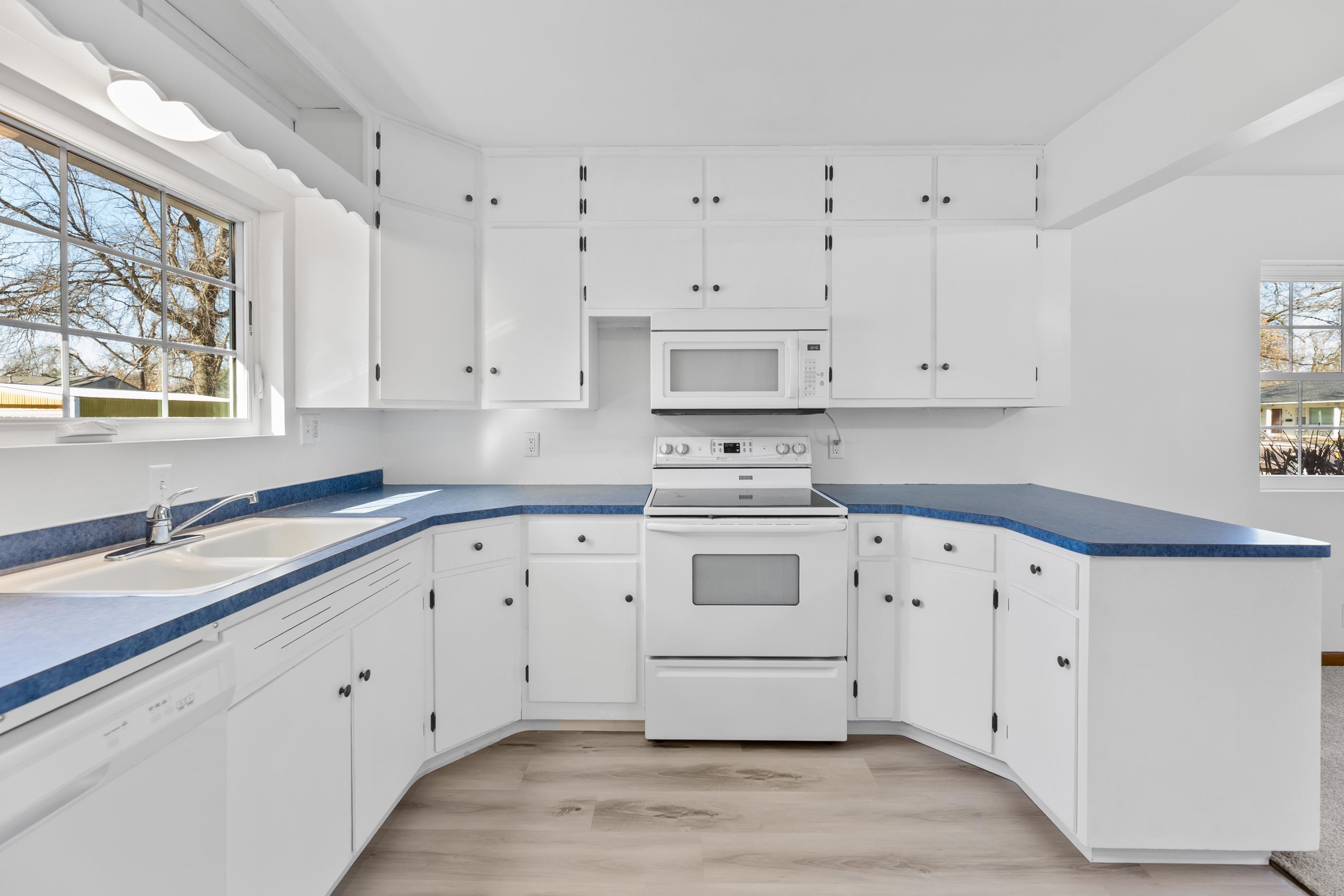 715 W 4th Halstead KS 67056