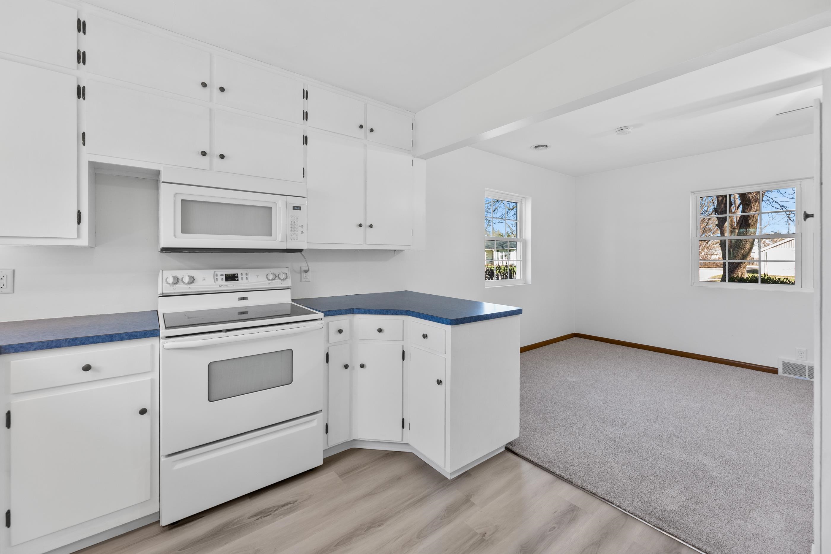 715 W 4th Halstead KS 67056