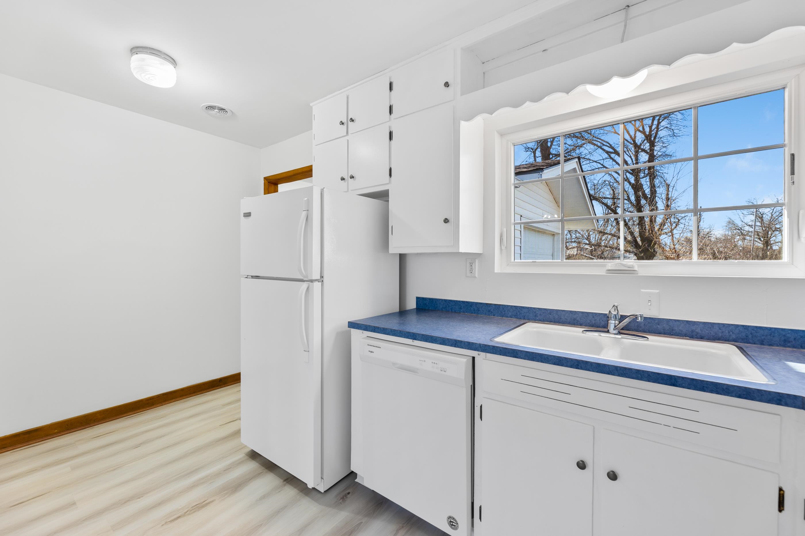 715 W 4th Halstead KS 67056