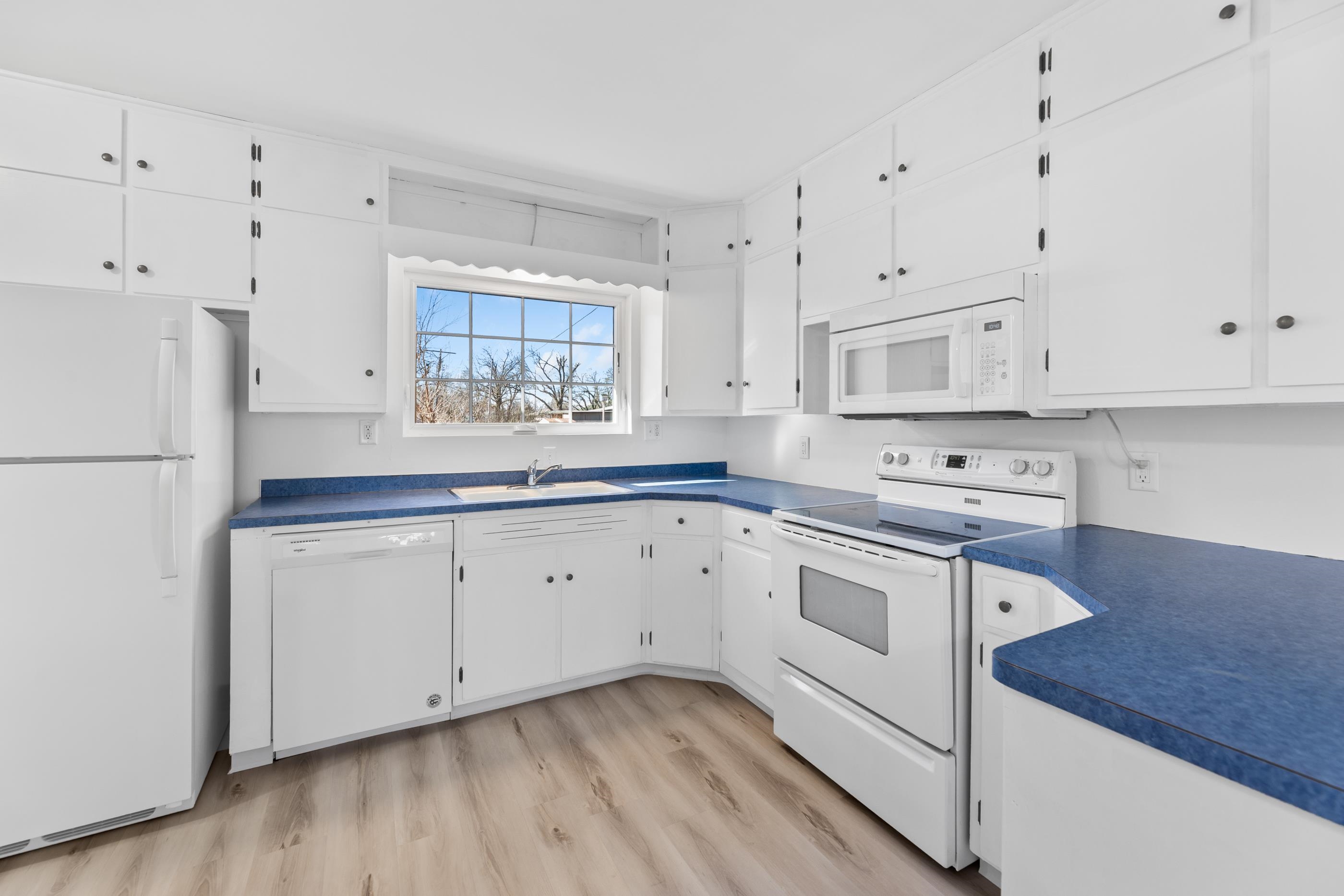 715 W 4th Halstead KS 67056