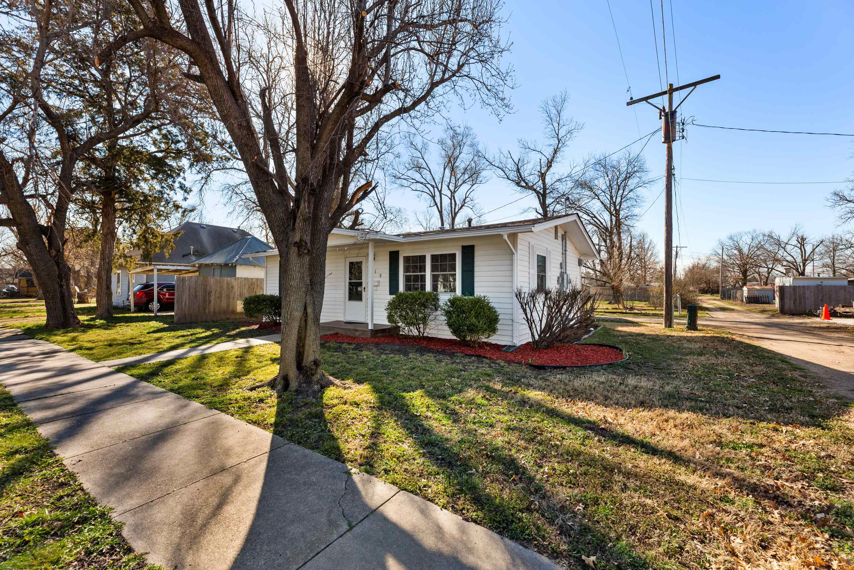715 W 4th Halstead KS 67056