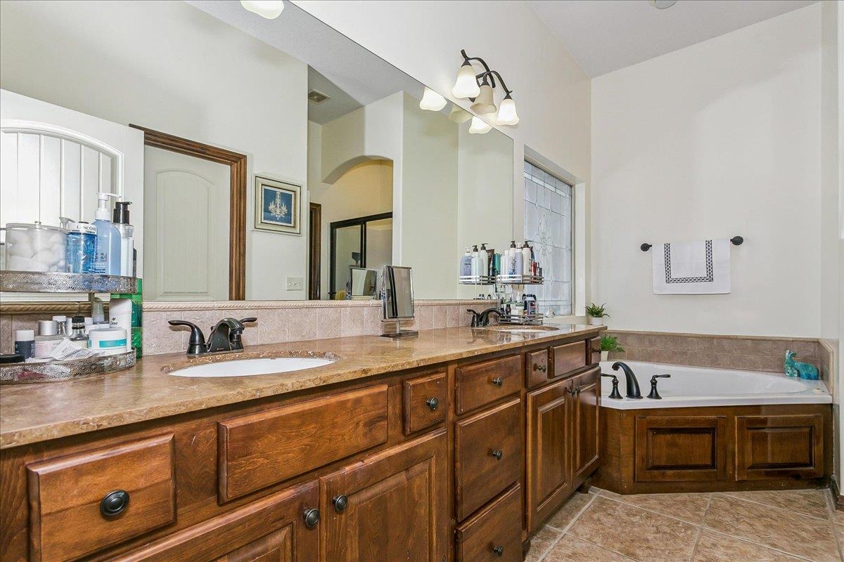 2249 N Flutter Wichita KS 67228