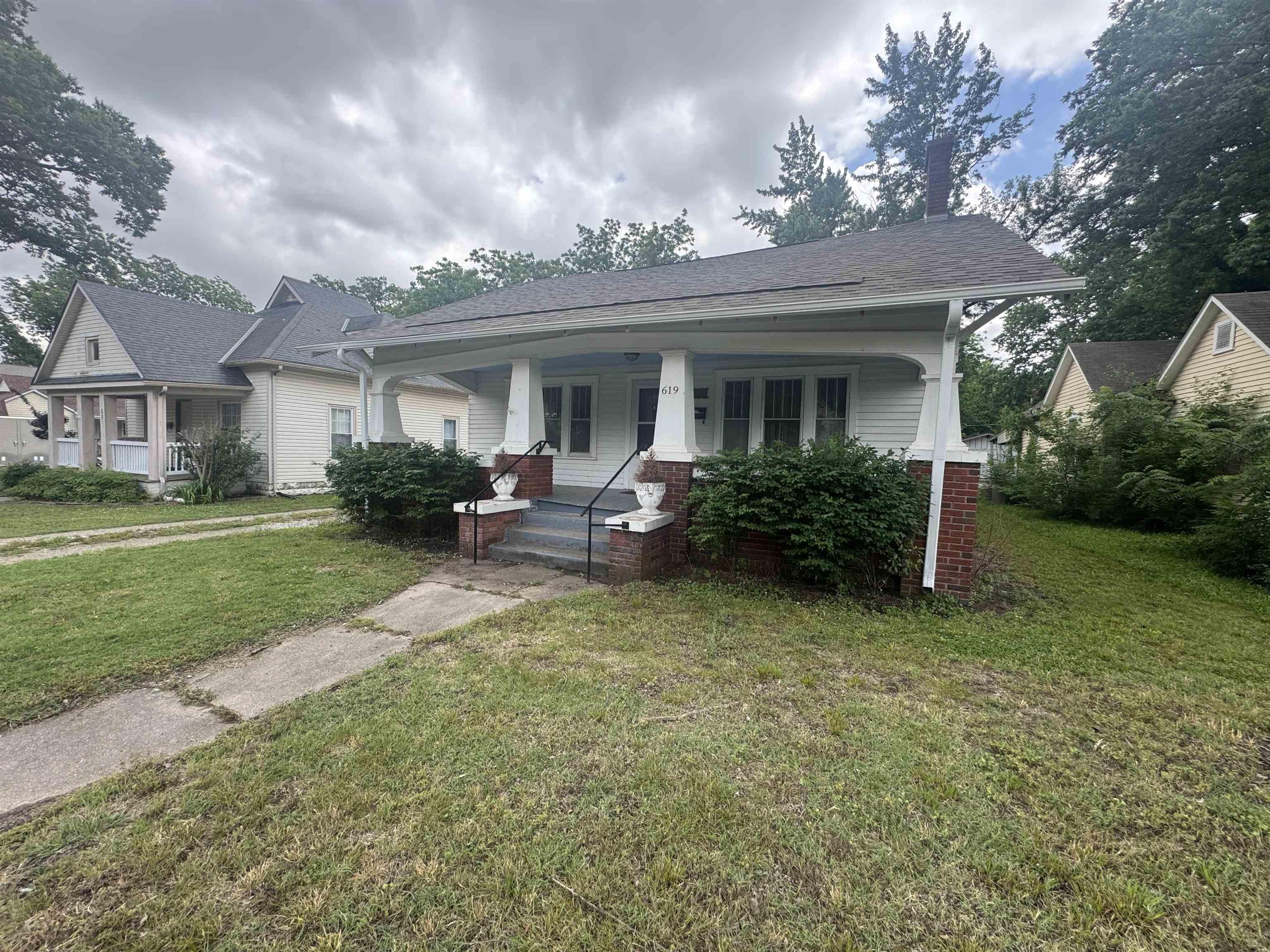 619 E 9th Winfield KS 67156