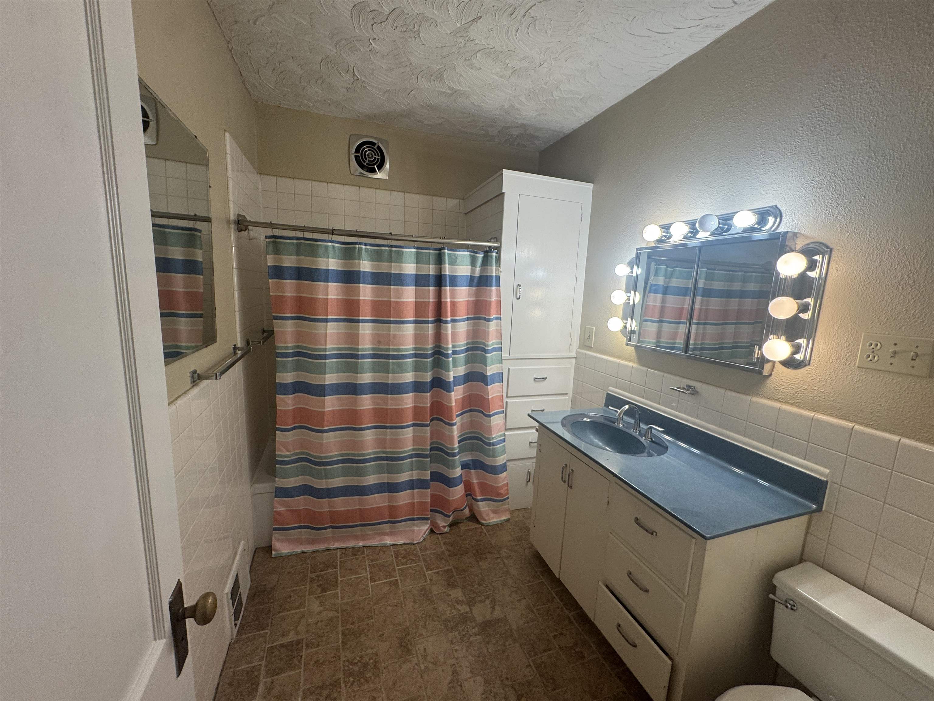 619 E 9th Winfield KS 67156