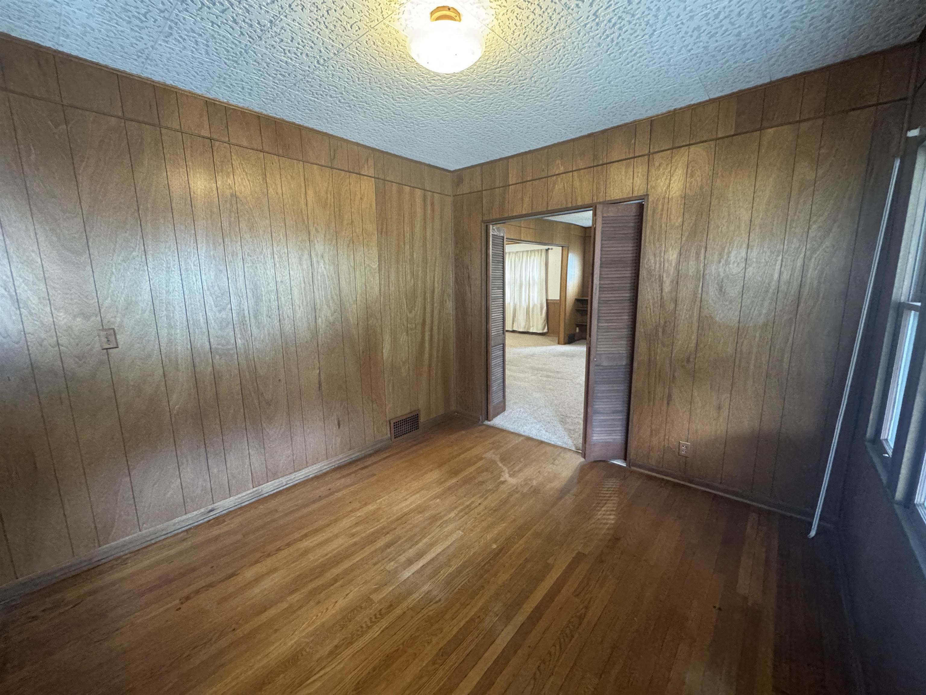 619 E 9th Winfield KS 67156