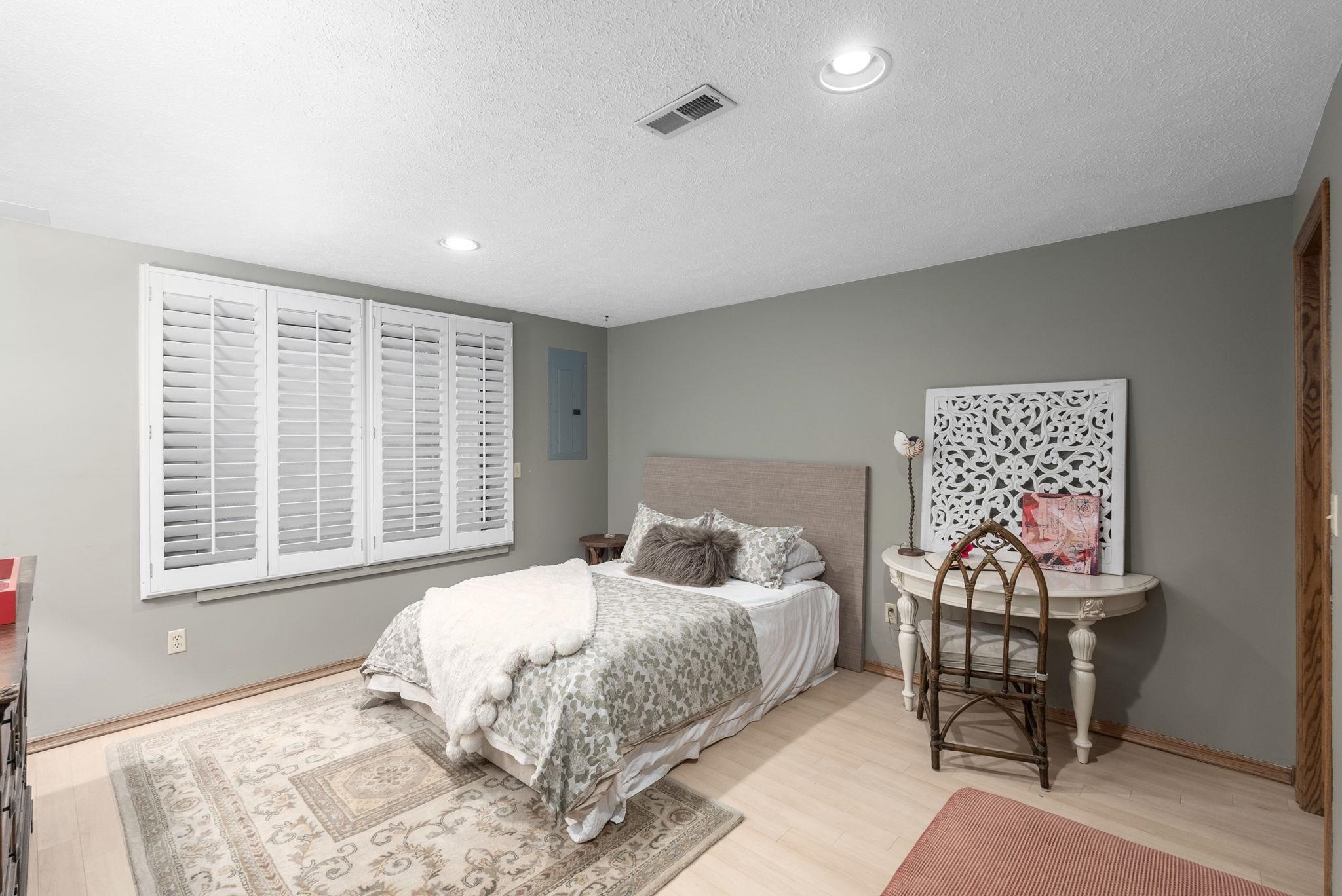 9420 E Bent Tree Circle Wichita KS 67226