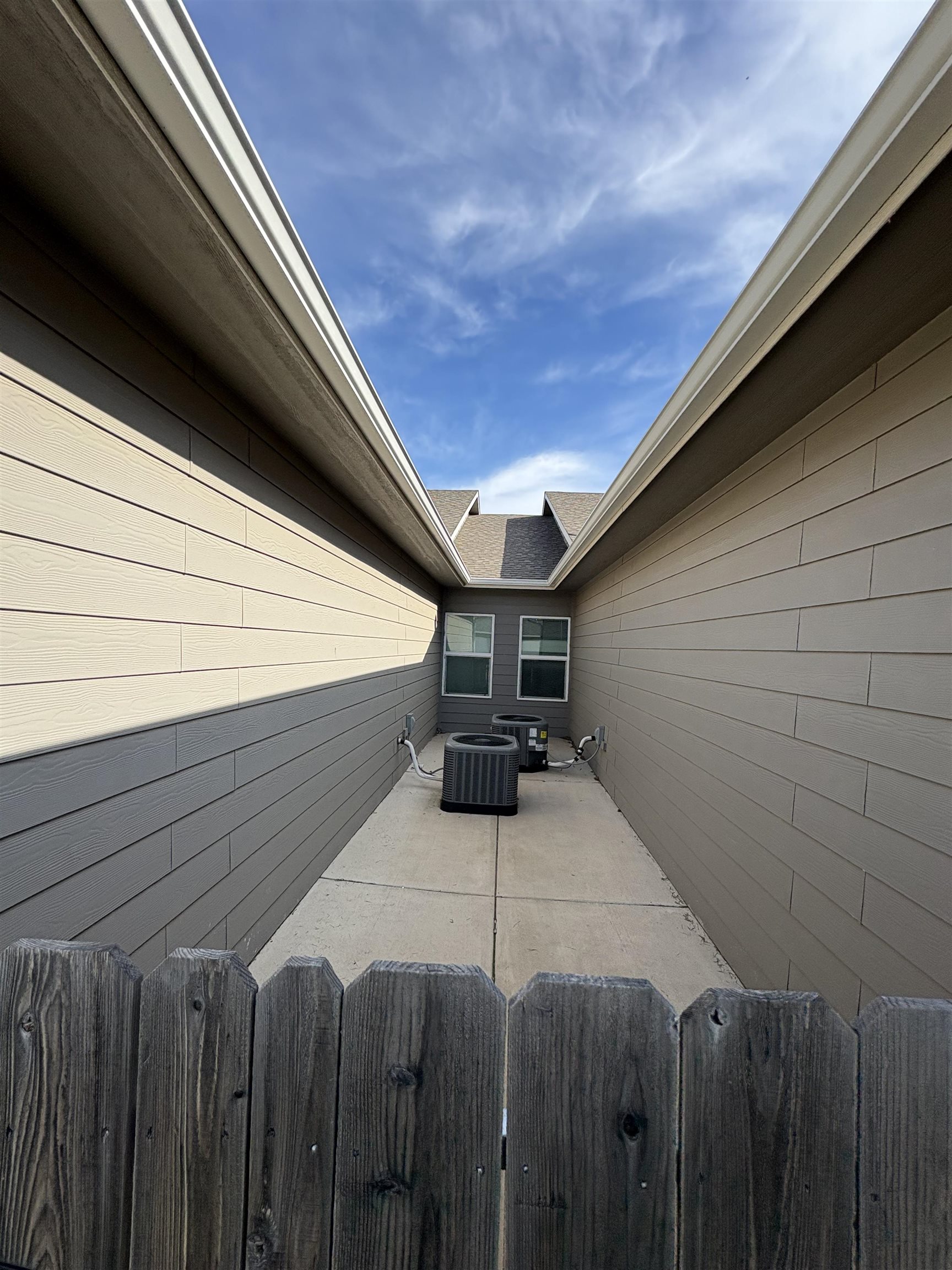 2811-2813 W 55th Court N Wichita KS 67204