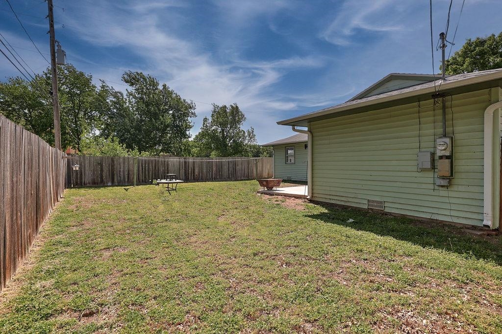 1926 E 15th Avenue Winfield KS 67156