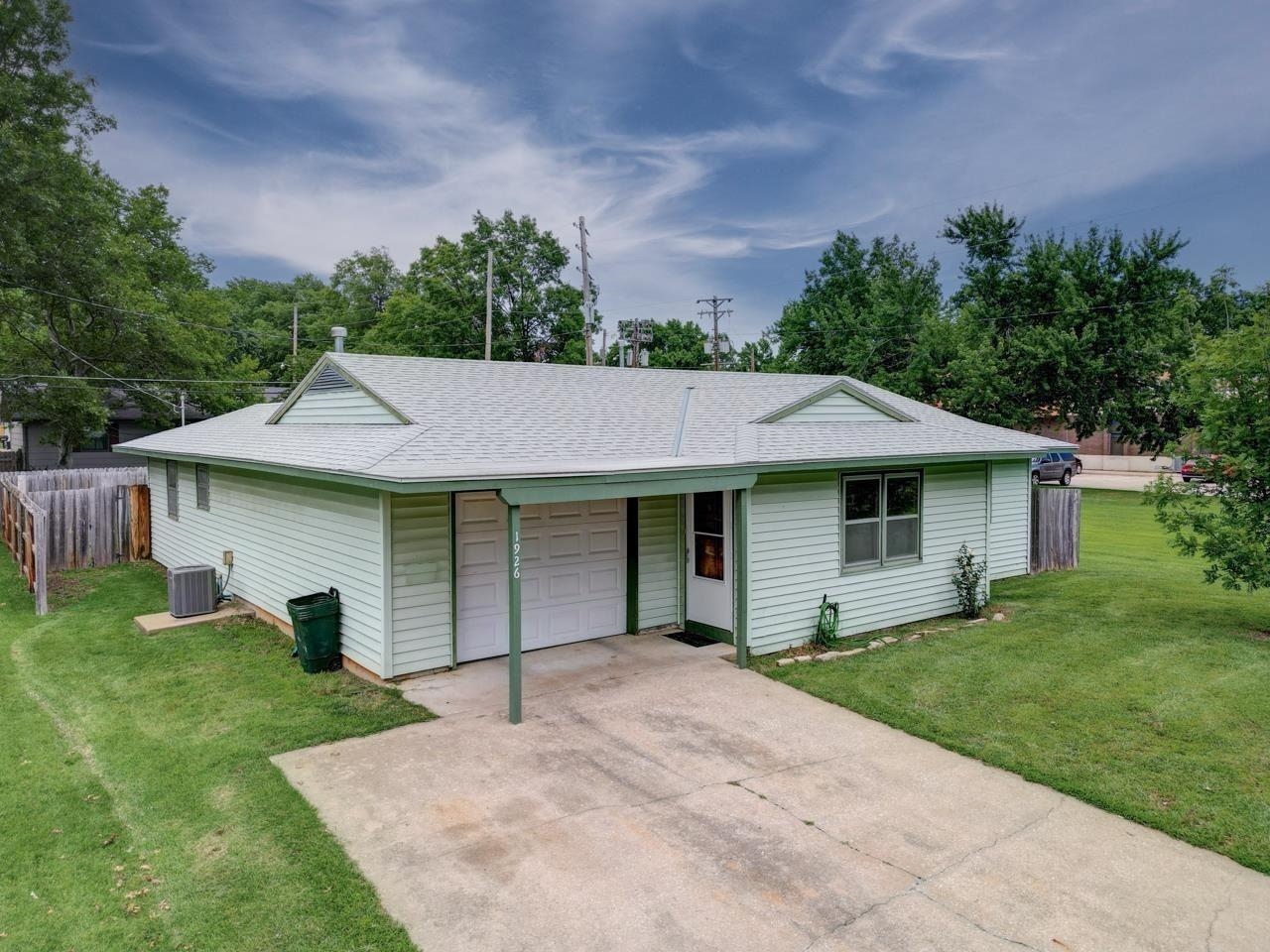 1926 E 15th Avenue Winfield KS 67156