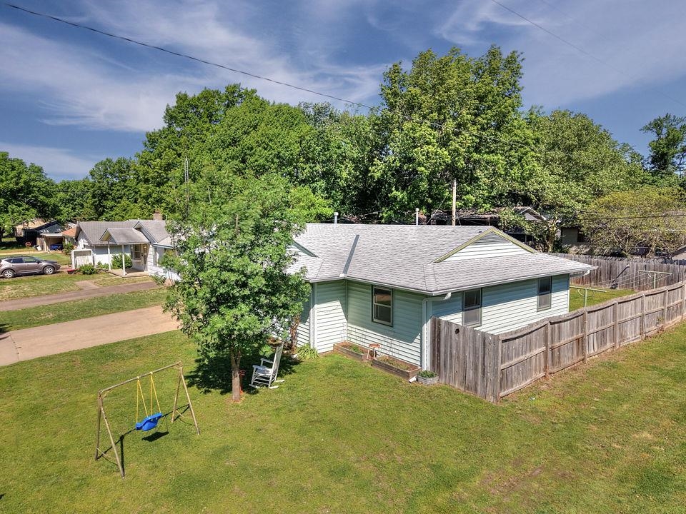 1926 E 15th Avenue Winfield KS 67156