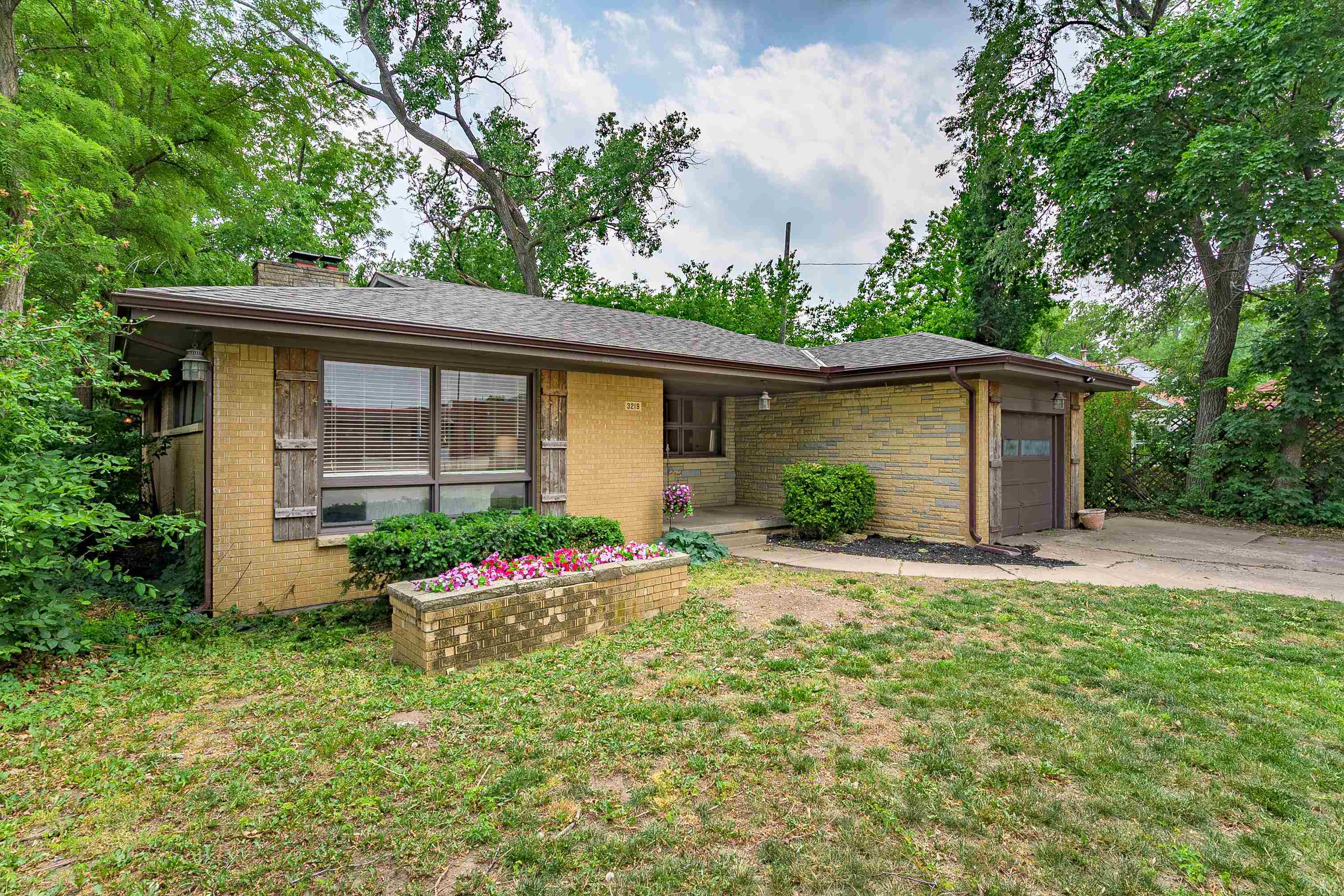 3219 E Skinner Wichita KS 67218-3942