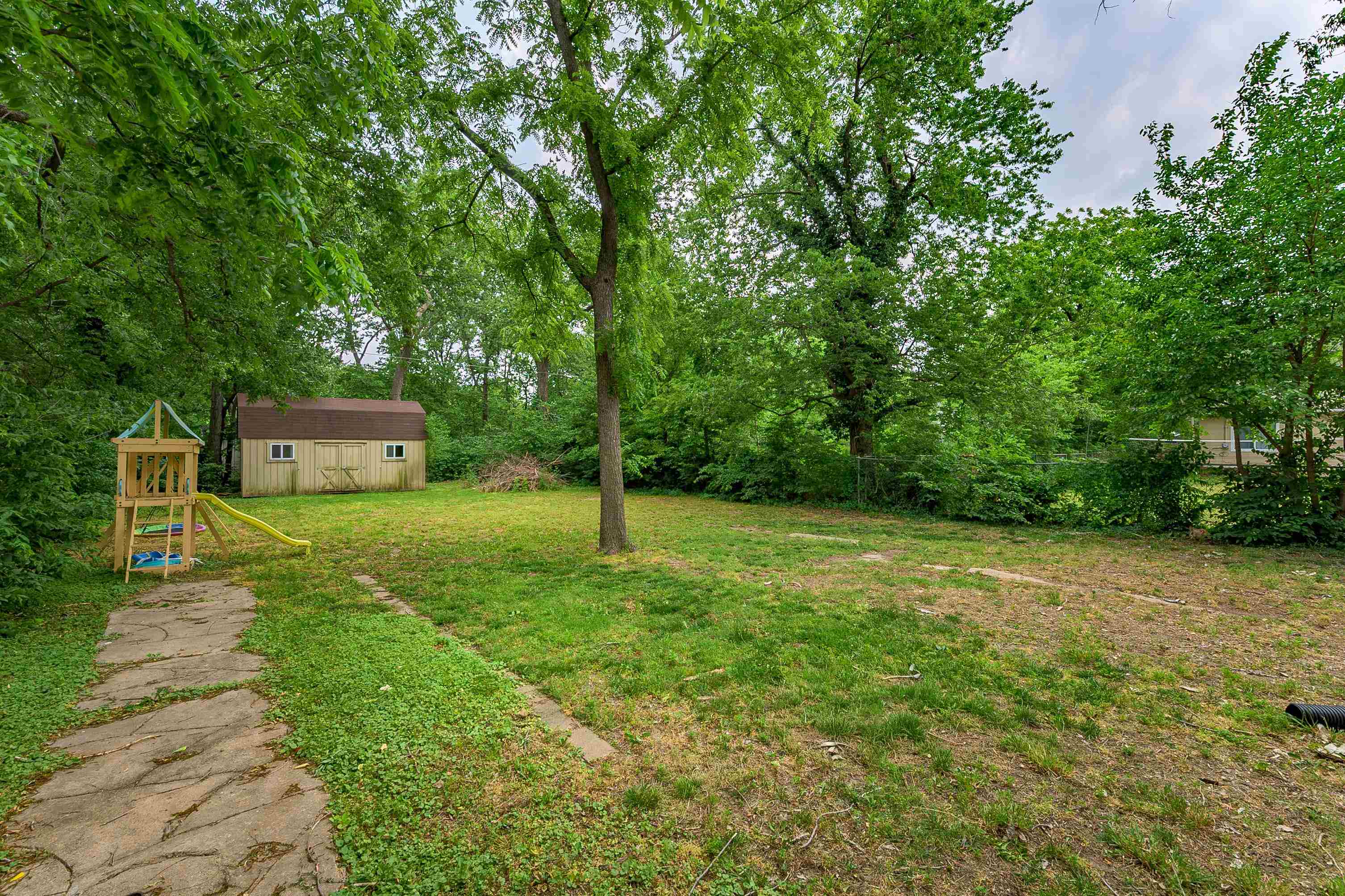 3219 E Skinner Wichita KS 67218-3942