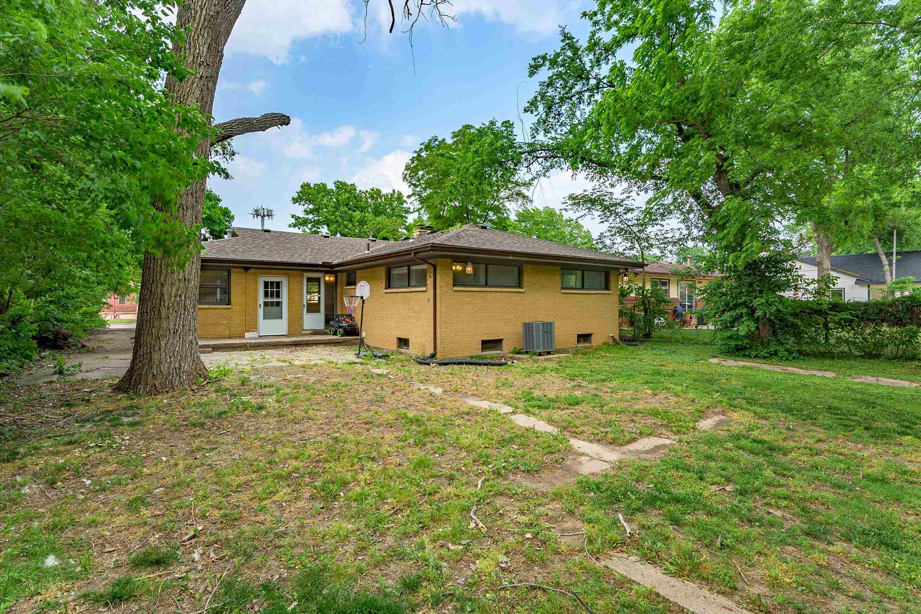 3219 E Skinner Wichita KS 67218-3942