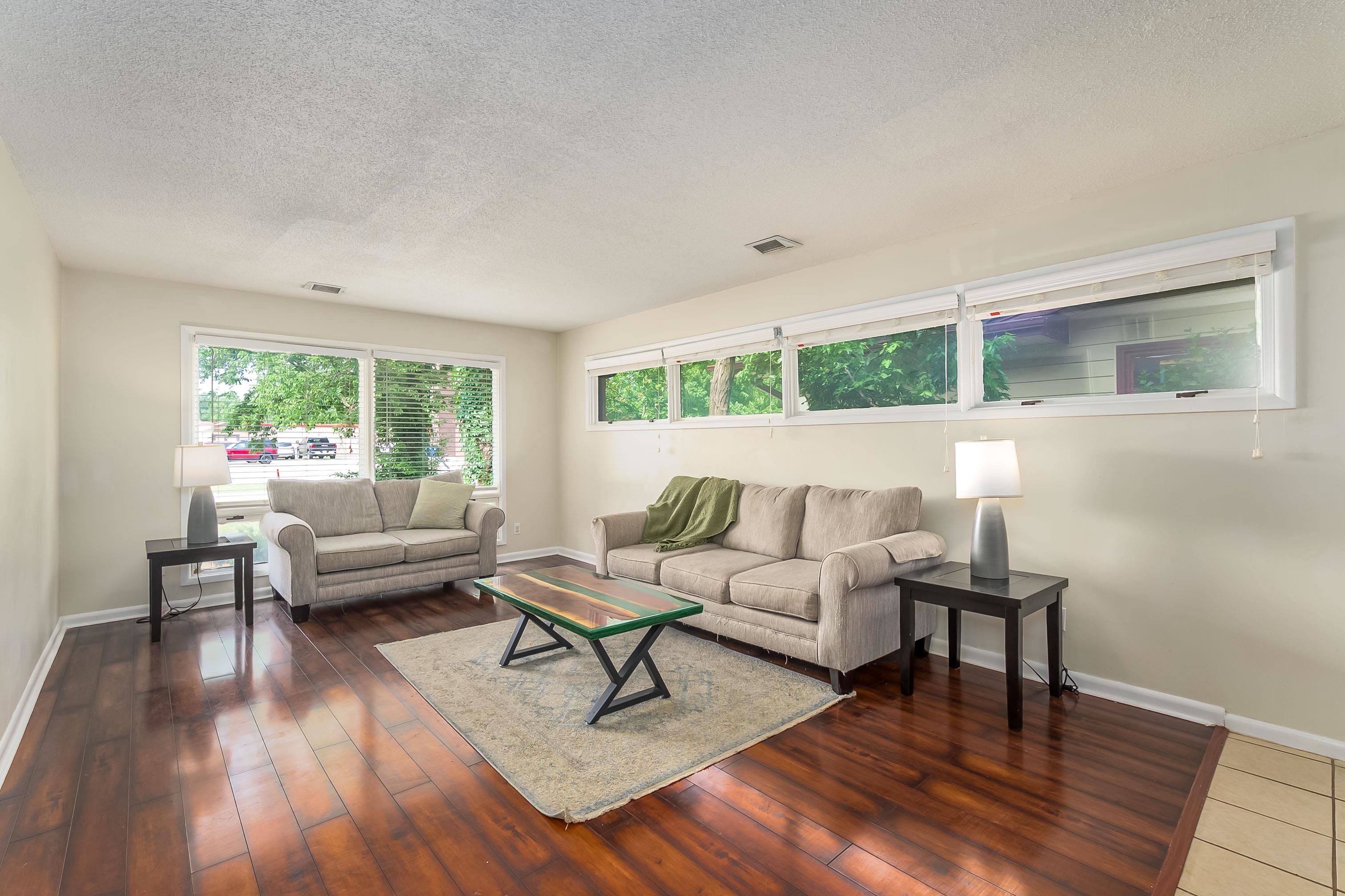 3219 E Skinner Wichita KS 67218-3942