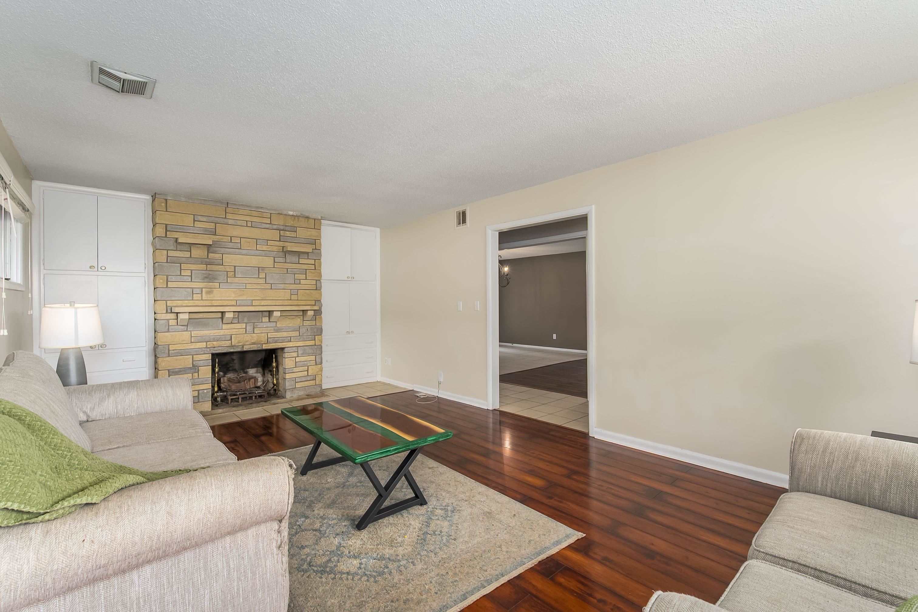 3219 E Skinner Wichita KS 67218-3942