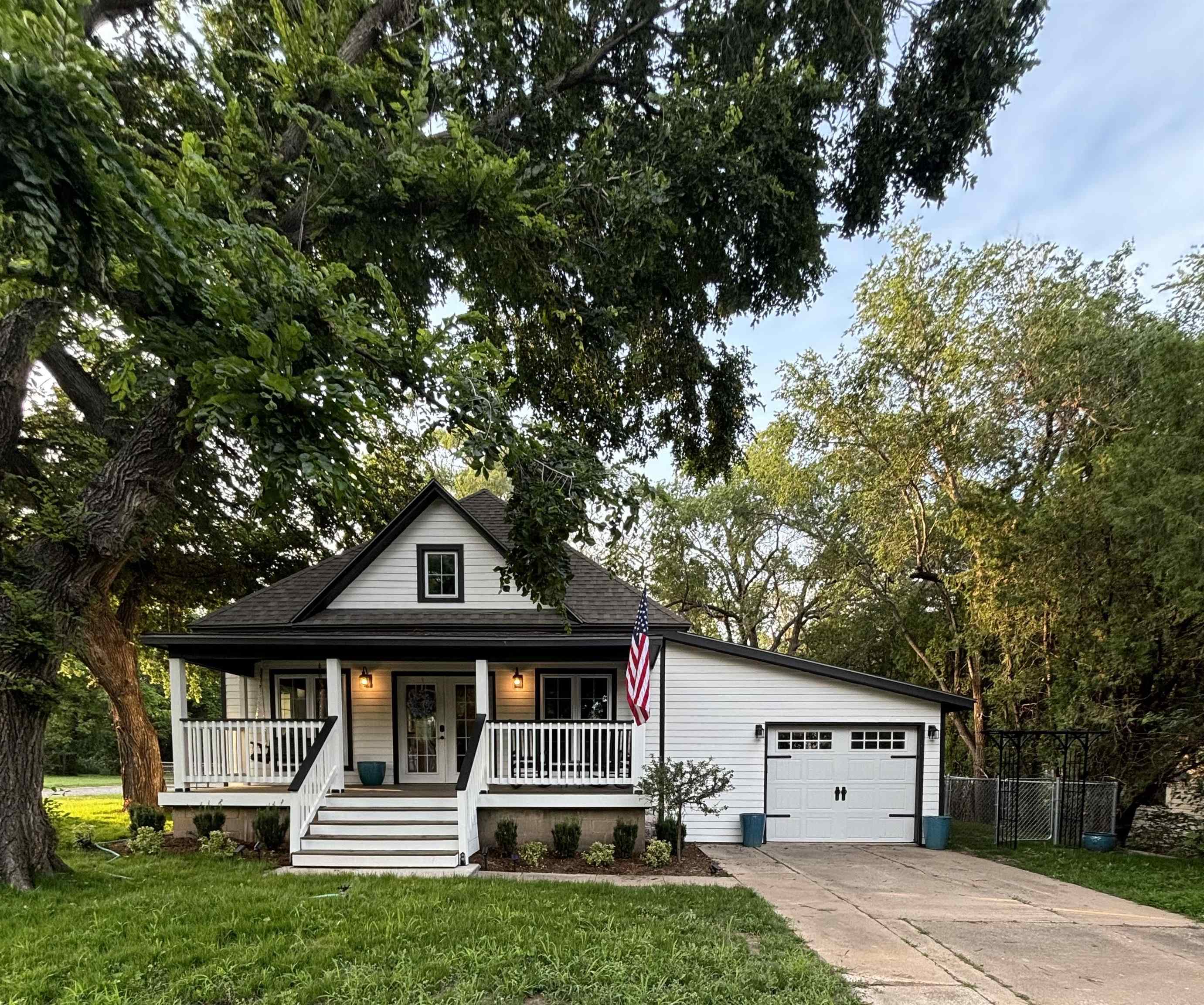 302 E 7th Avenue Belle Plaine KS 67013