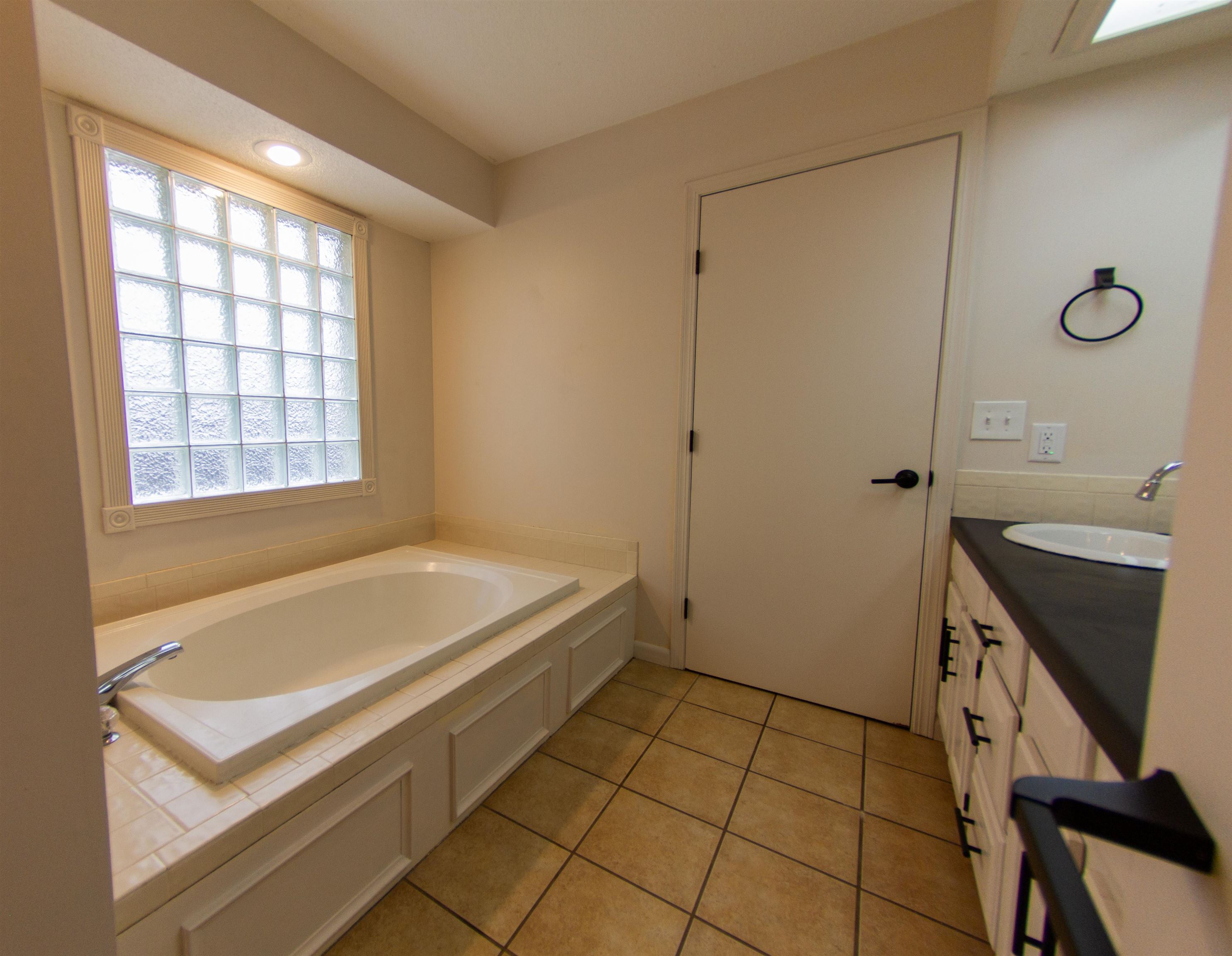 5515 E Pembrook Wichita KS 67220