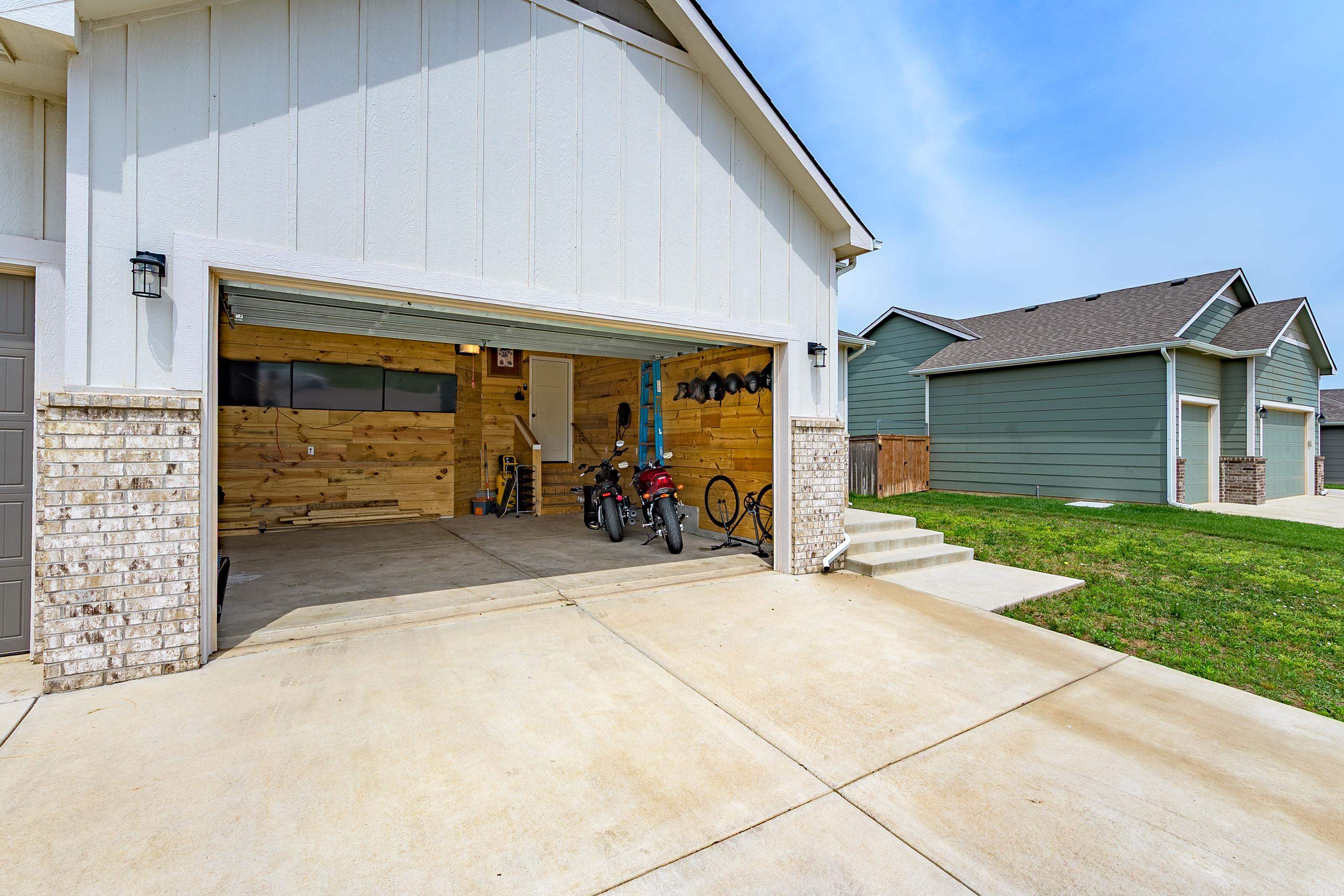 5304 W 46th Street S Wichita KS 67215-5201