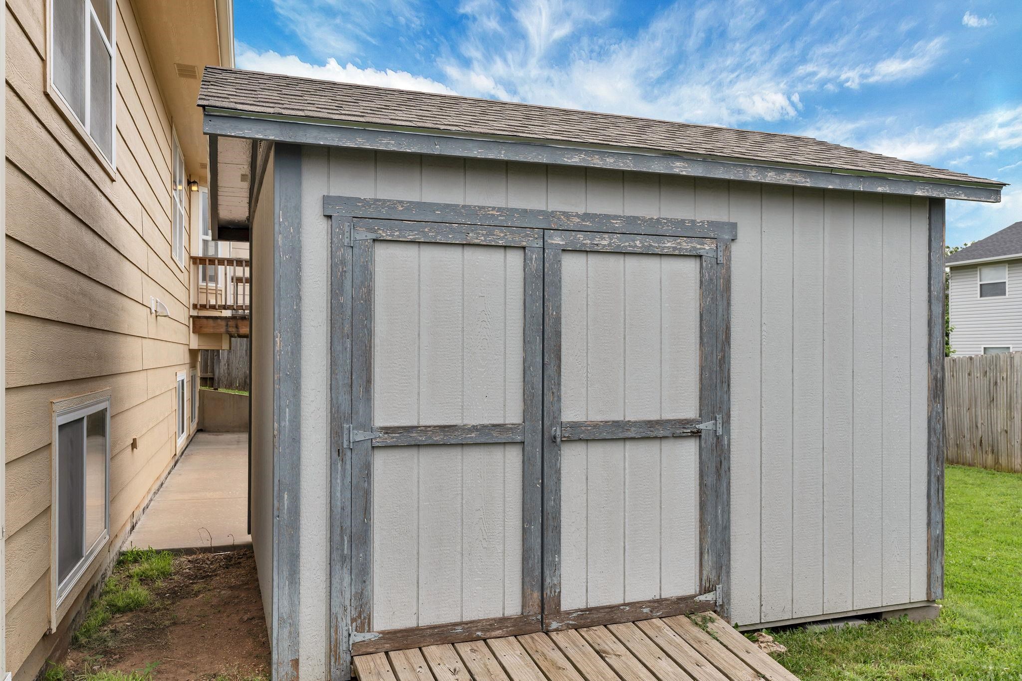 1033 E Bedell Court Augusta KS 67010
