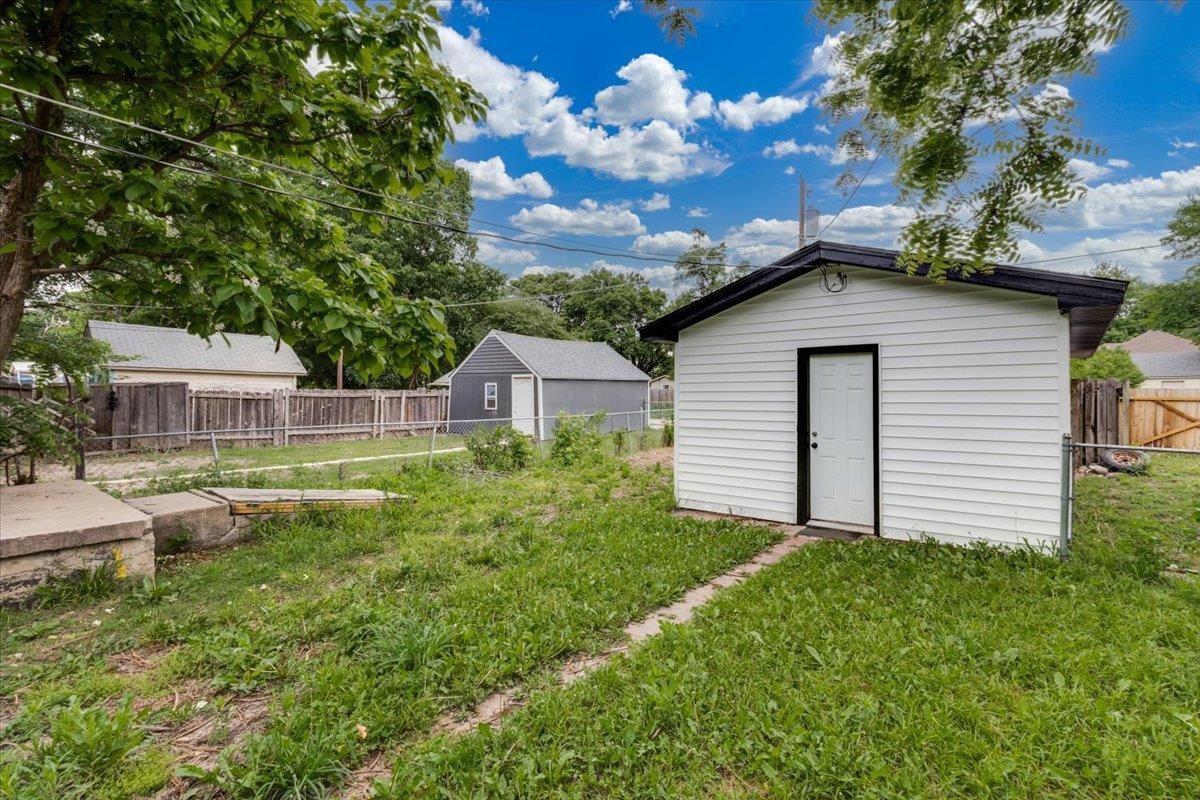 1304 N Fairview Street Wichita KS 67203