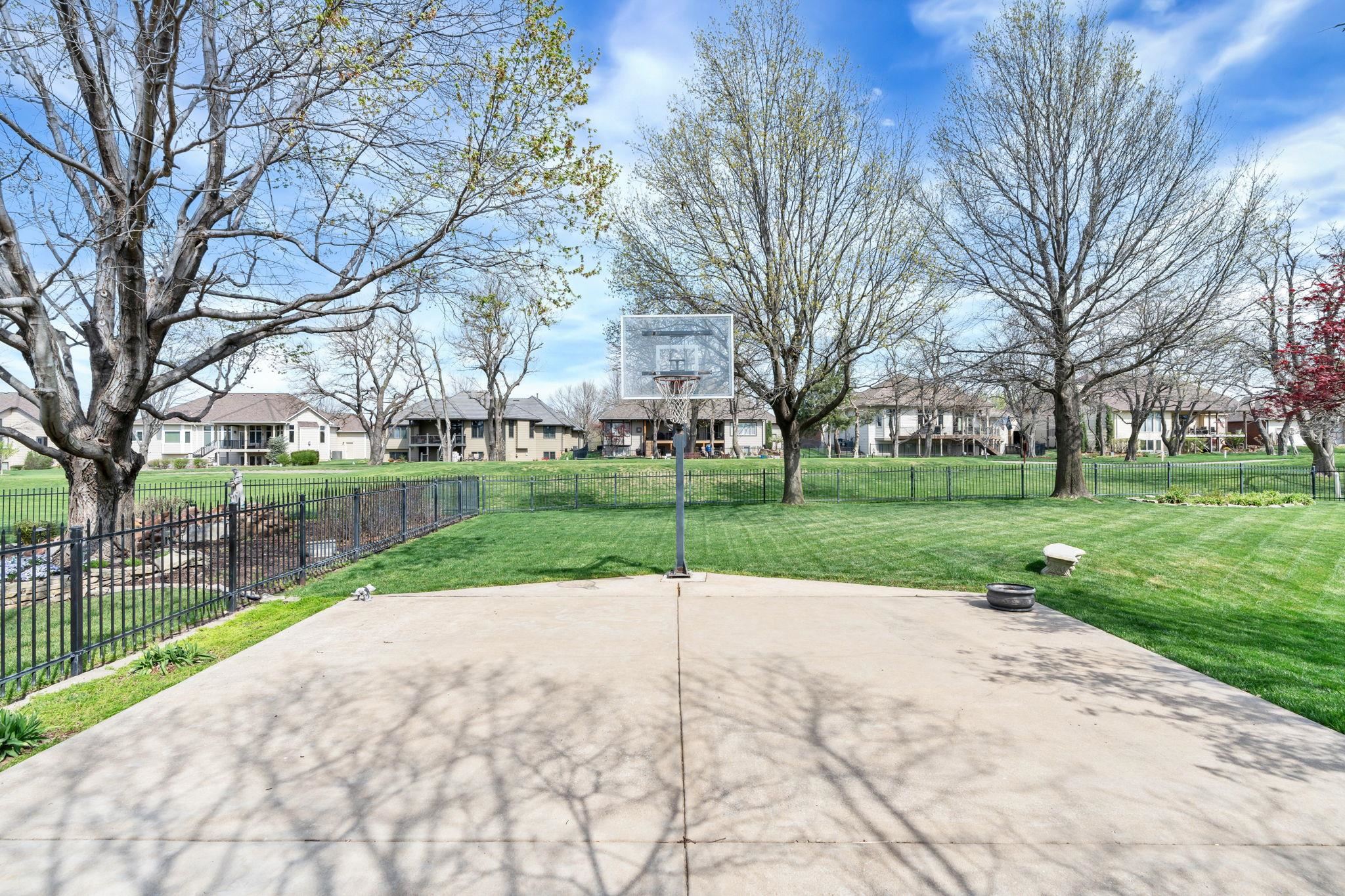 2522 N High Point Circle Wichita KS 67205