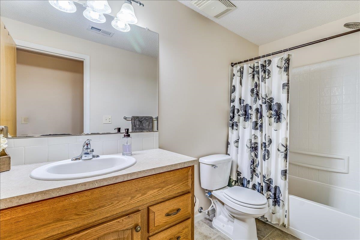 1956 E Glen Hills Derby KS 67037